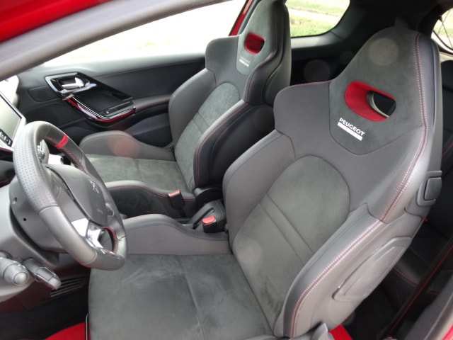 PEUGEOT 208 1.6 Turbo GTi 30th-image-9