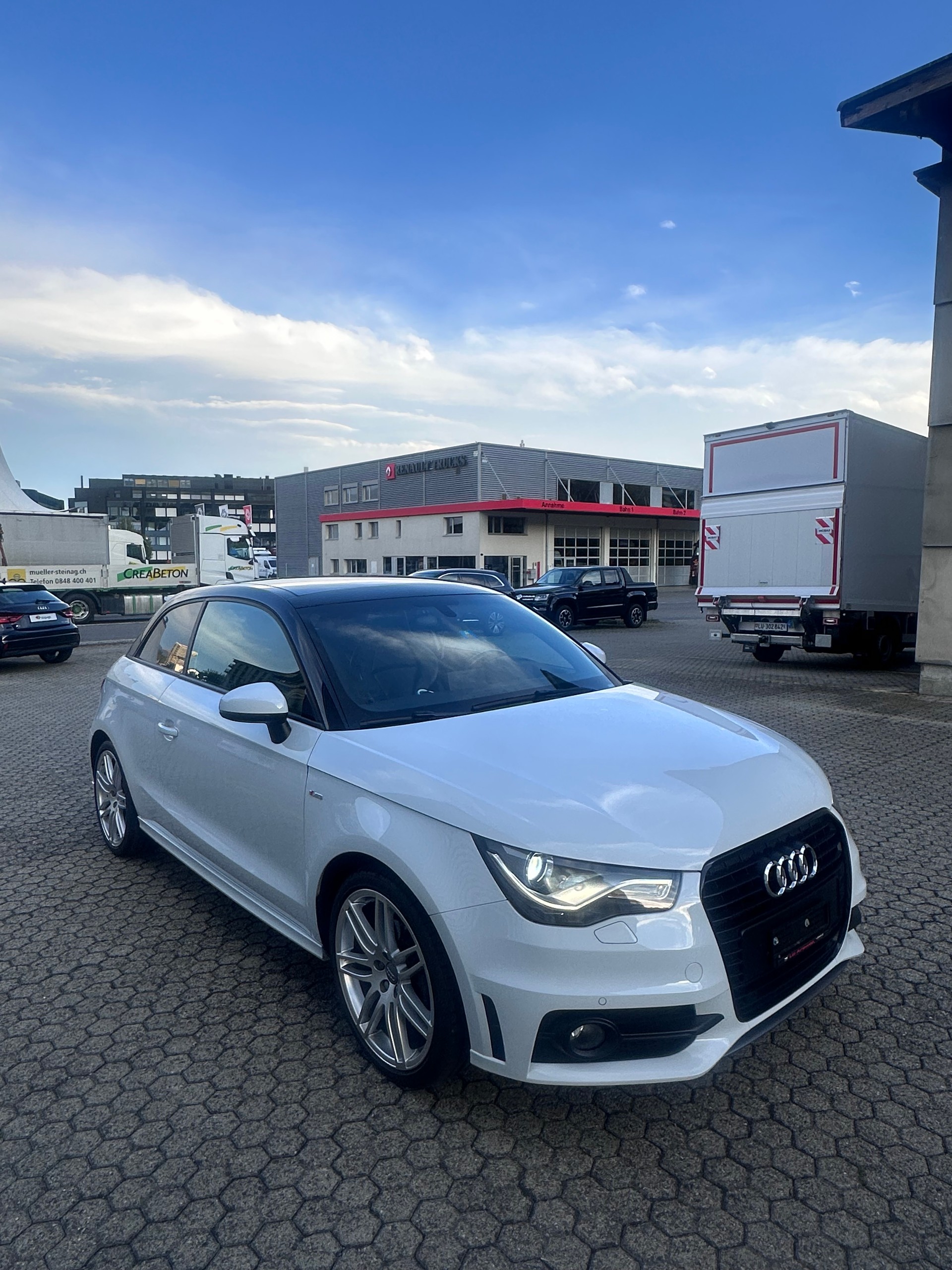 AUDI A1 Sport 1.4 TFSI Ambition S-tronic Automat, Panoramadach, Ledersitze, ab MFK-image-1