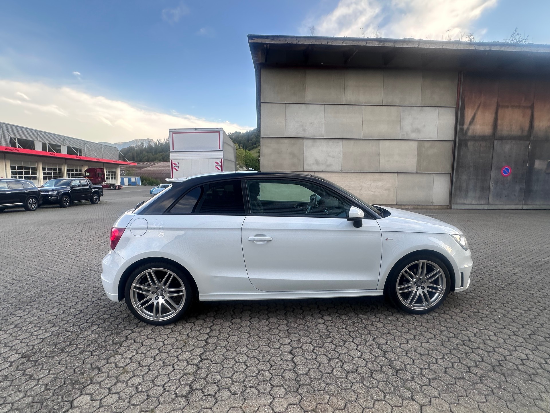 AUDI A1 Sport 1.4 TFSI Ambition S-tronic Automat, Panoramadach, Ledersitze, ab MFK-image-4