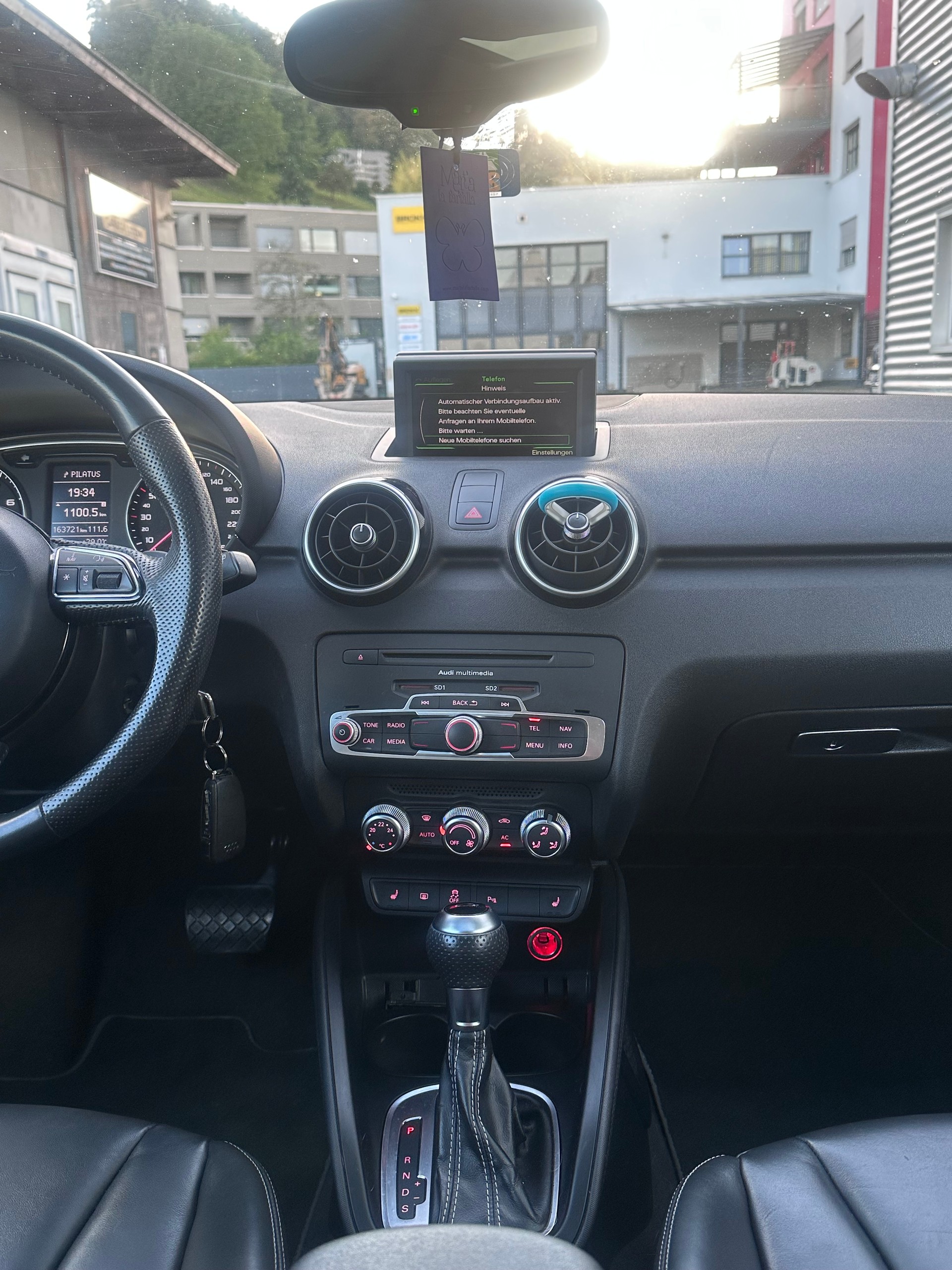 AUDI A1 Sport 1.4 TFSI Ambition S-tronic Automat, Panoramadach, Ledersitze, ab MFK-image-14