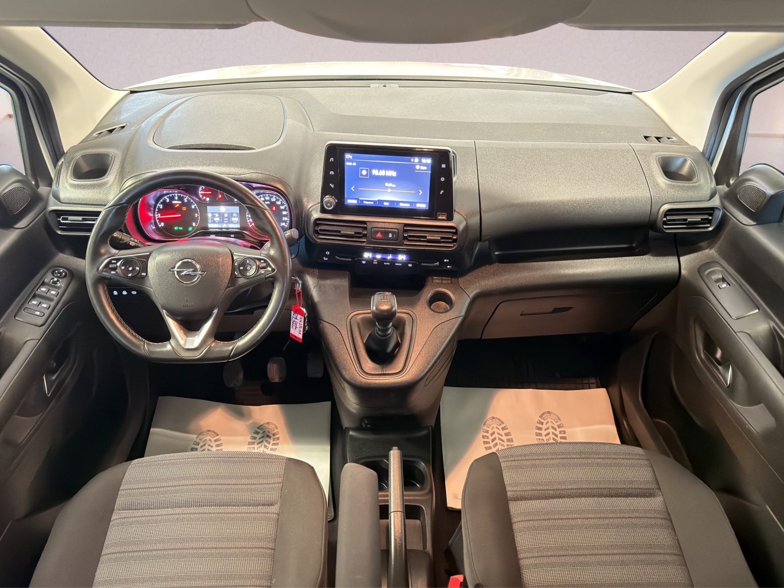 OPEL Combo Life 1.5 Elegance-showroom-element-3