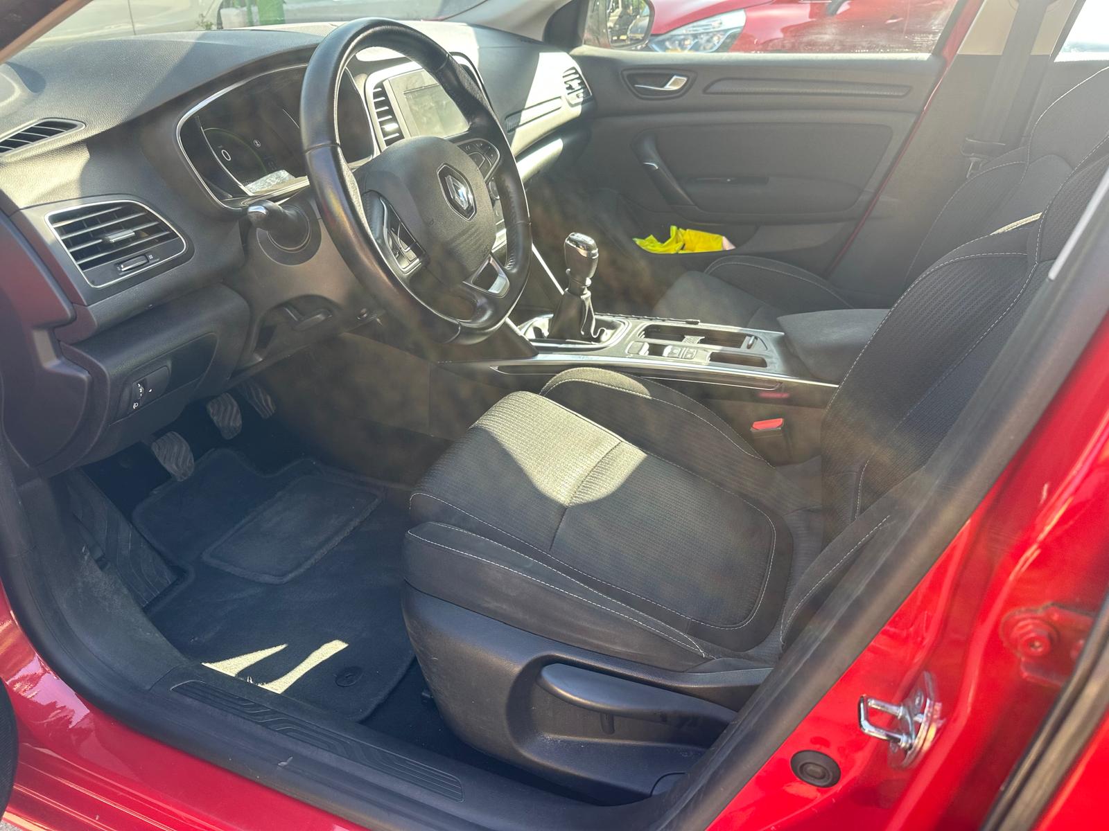 RENAULT MEGANE-image-8