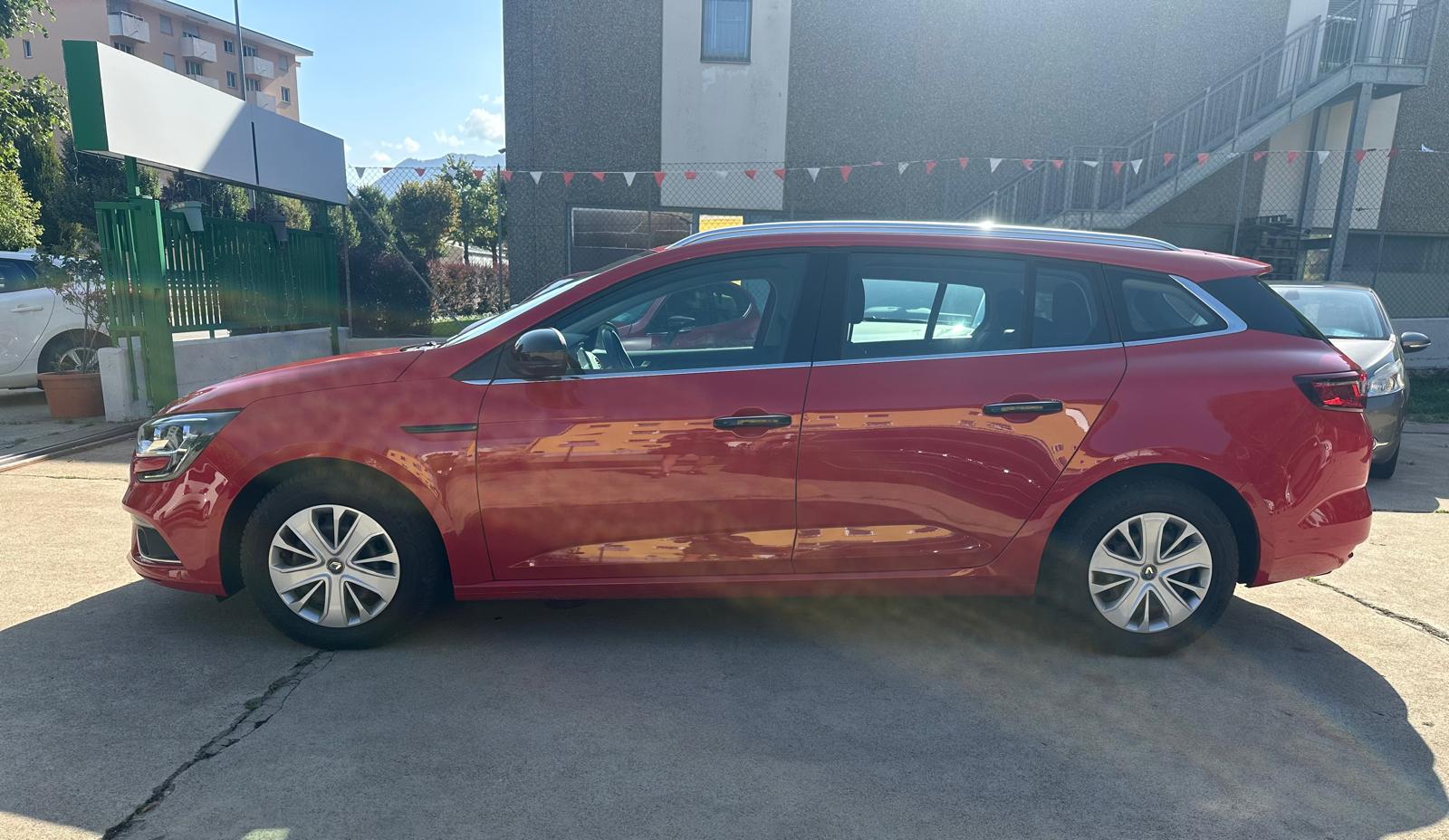 RENAULT MEGANE-image-5
