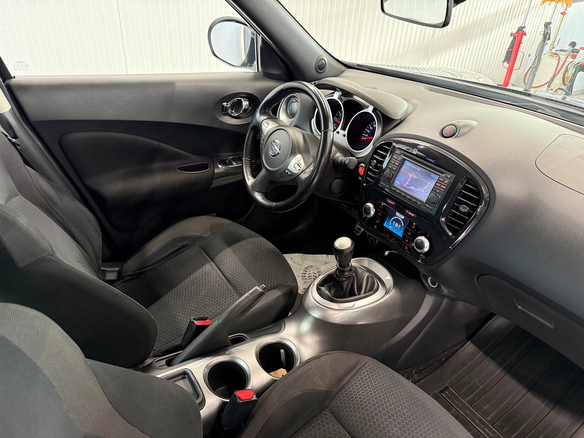 NISSAN Juke 1.6 DIG-T tekna-image-8