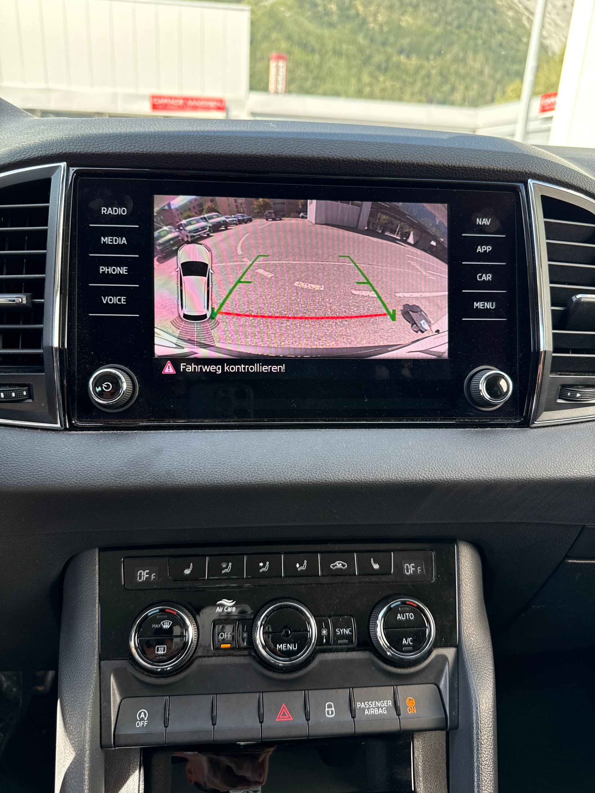 SKODA Karoq 1.5 TSI ACT Style DSG-image-19