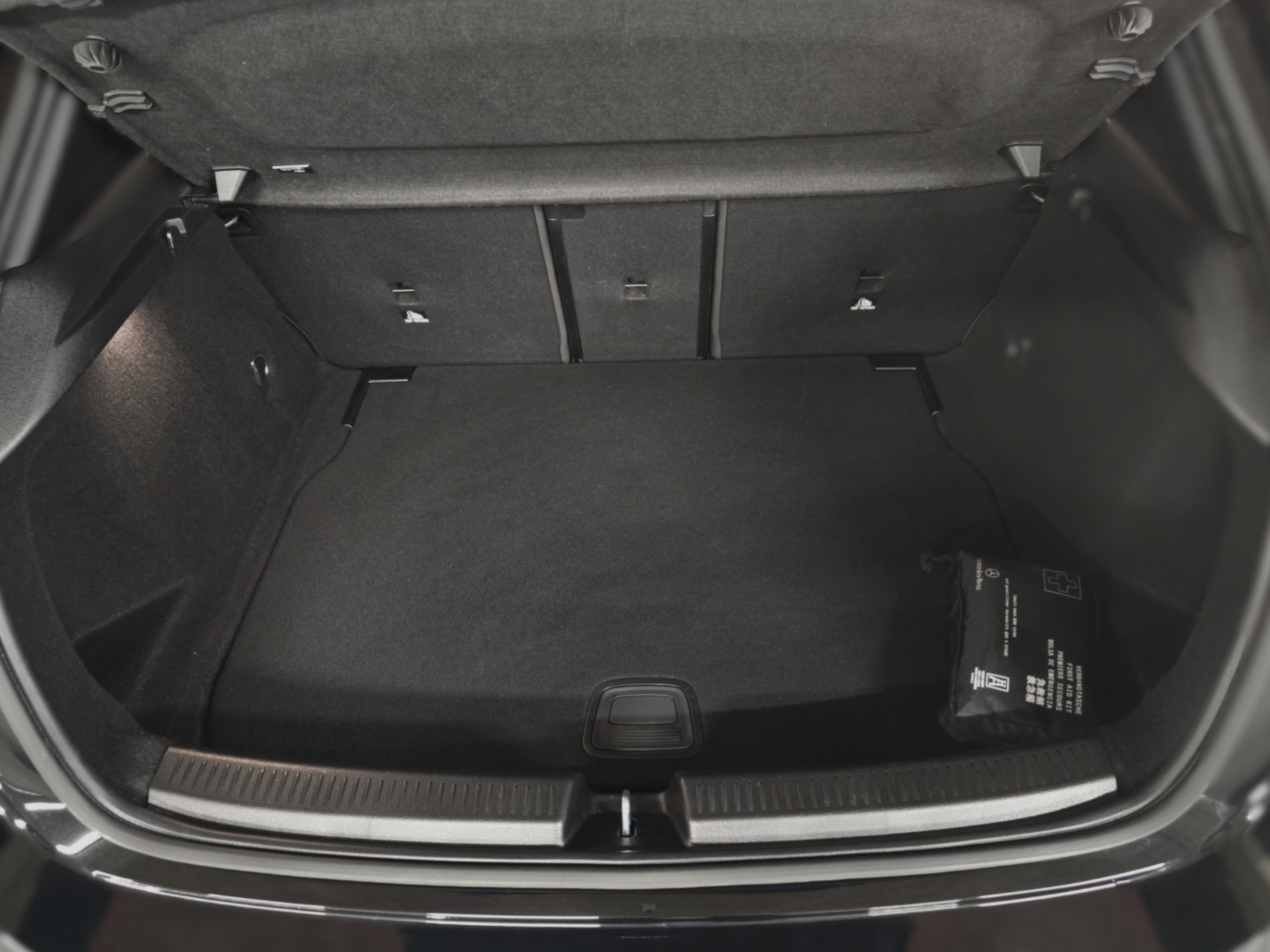 MERCEDES-BENZ A 220 AMG LINE 4Matic 8G-DCT-image-26