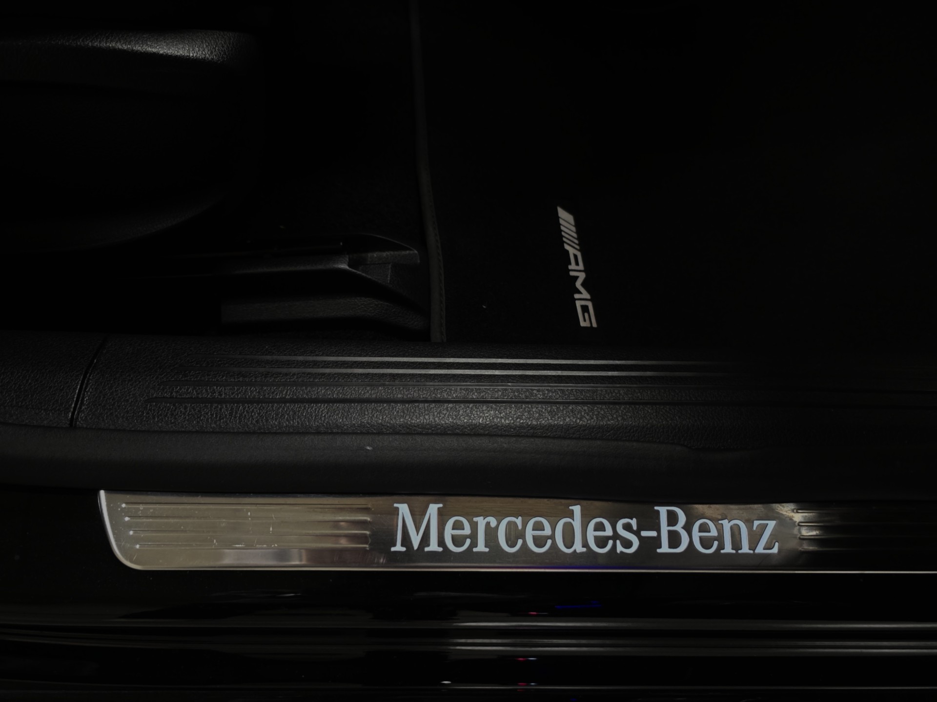 MERCEDES-BENZ A 220 AMG LINE 4Matic 8G-DCT-image-23