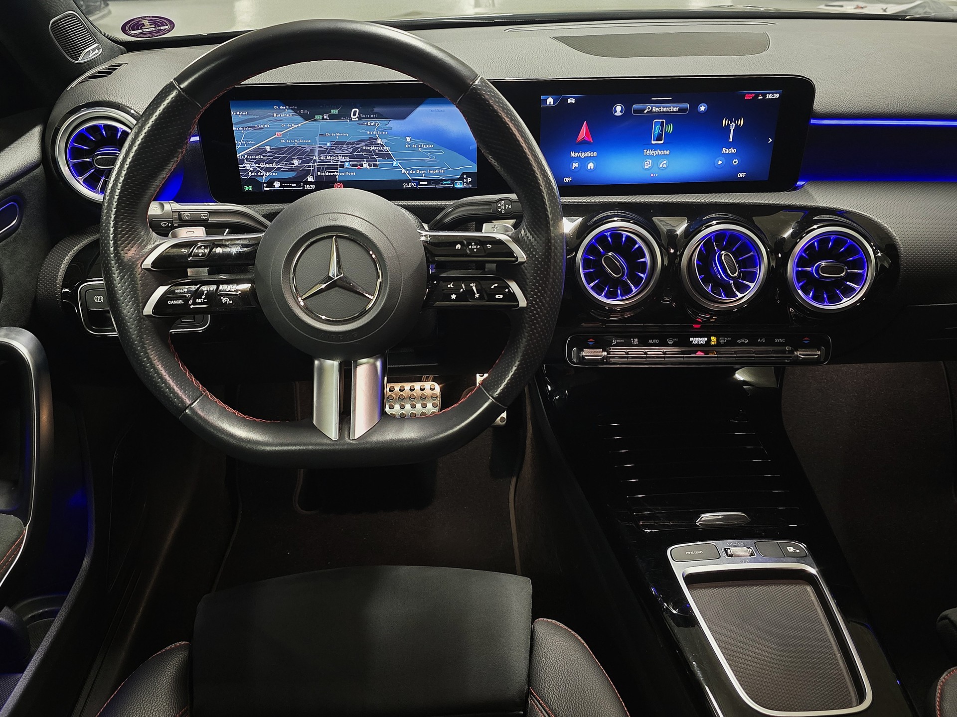 MERCEDES-BENZ A 220 AMG LINE 4Matic 8G-DCT-image-11