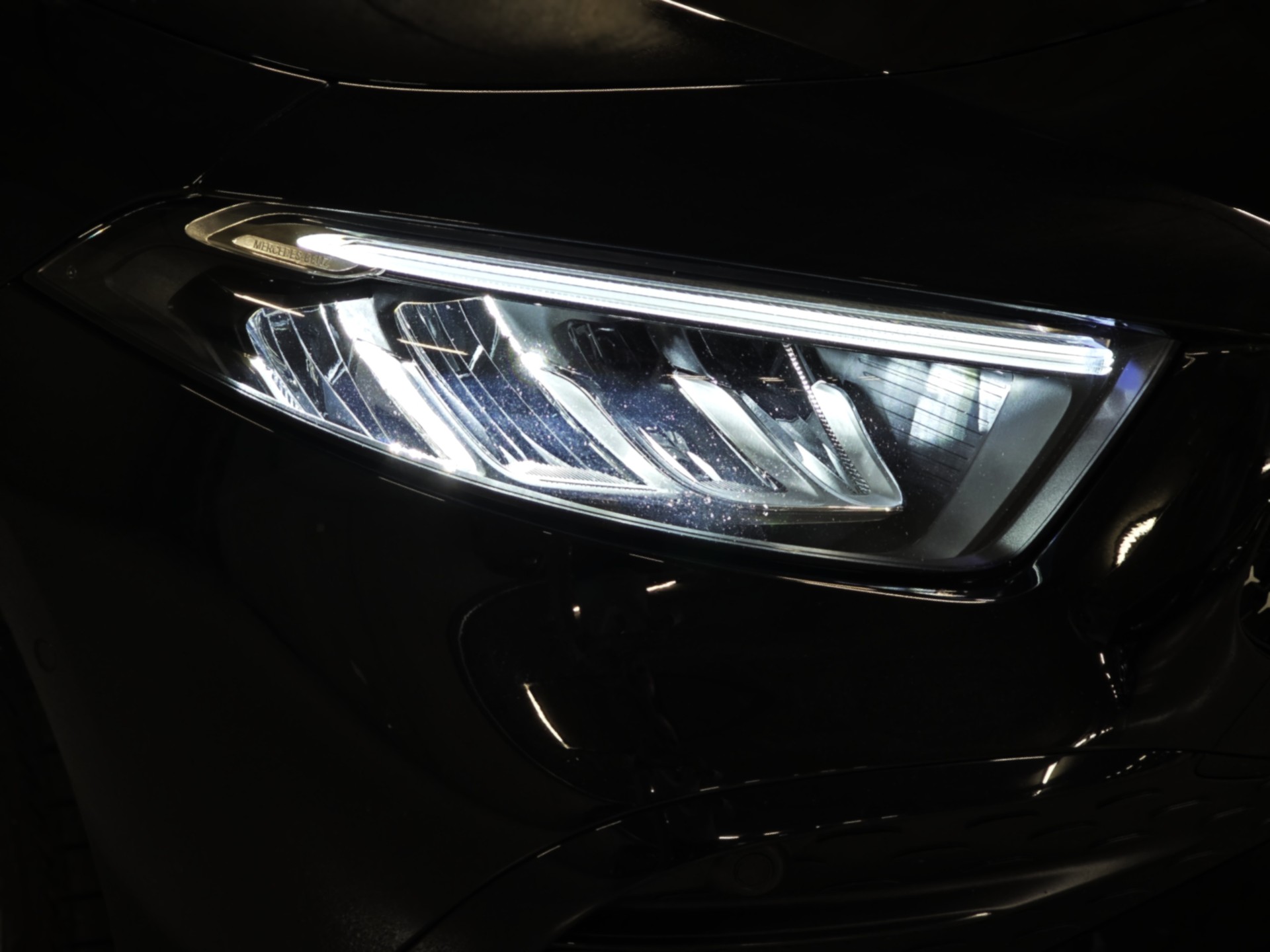 MERCEDES-BENZ A 220 AMG LINE 4Matic 8G-DCT-image-24
