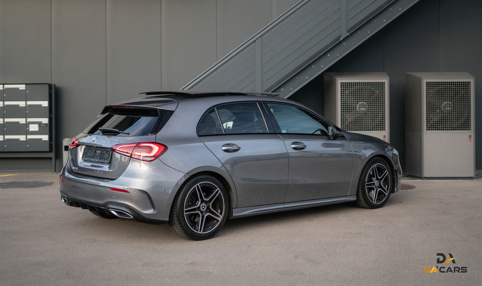 MERCEDES-BENZ A 250 AMG Line 7G-DCT-image-3