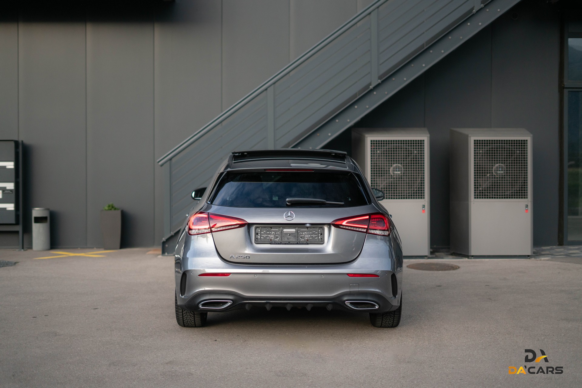 MERCEDES-BENZ A 250 AMG Line 7G-DCT-image-4