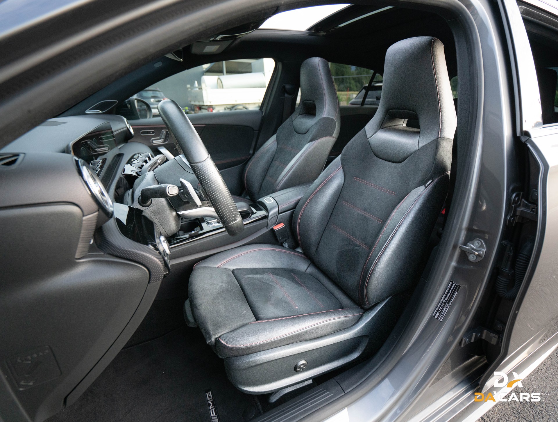 MERCEDES-BENZ A 250 AMG Line 7G-DCT-image-6