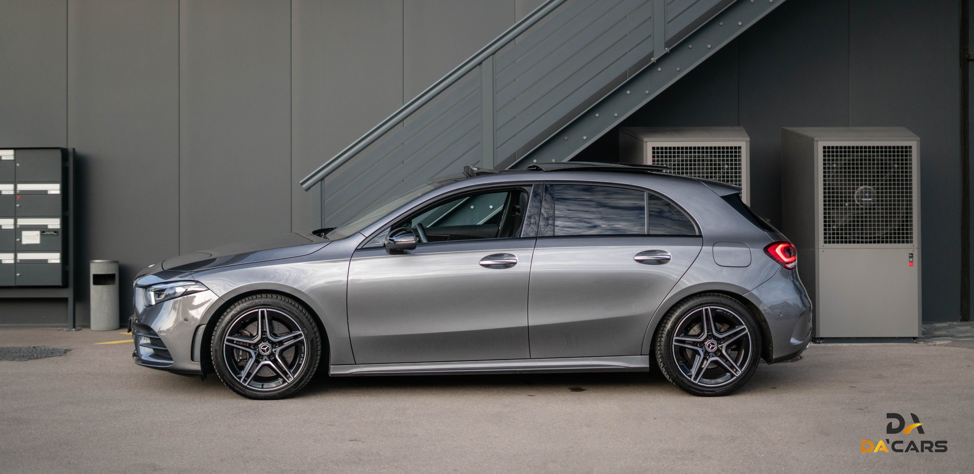 MERCEDES-BENZ A 250 AMG Line 7G-DCT-image-2