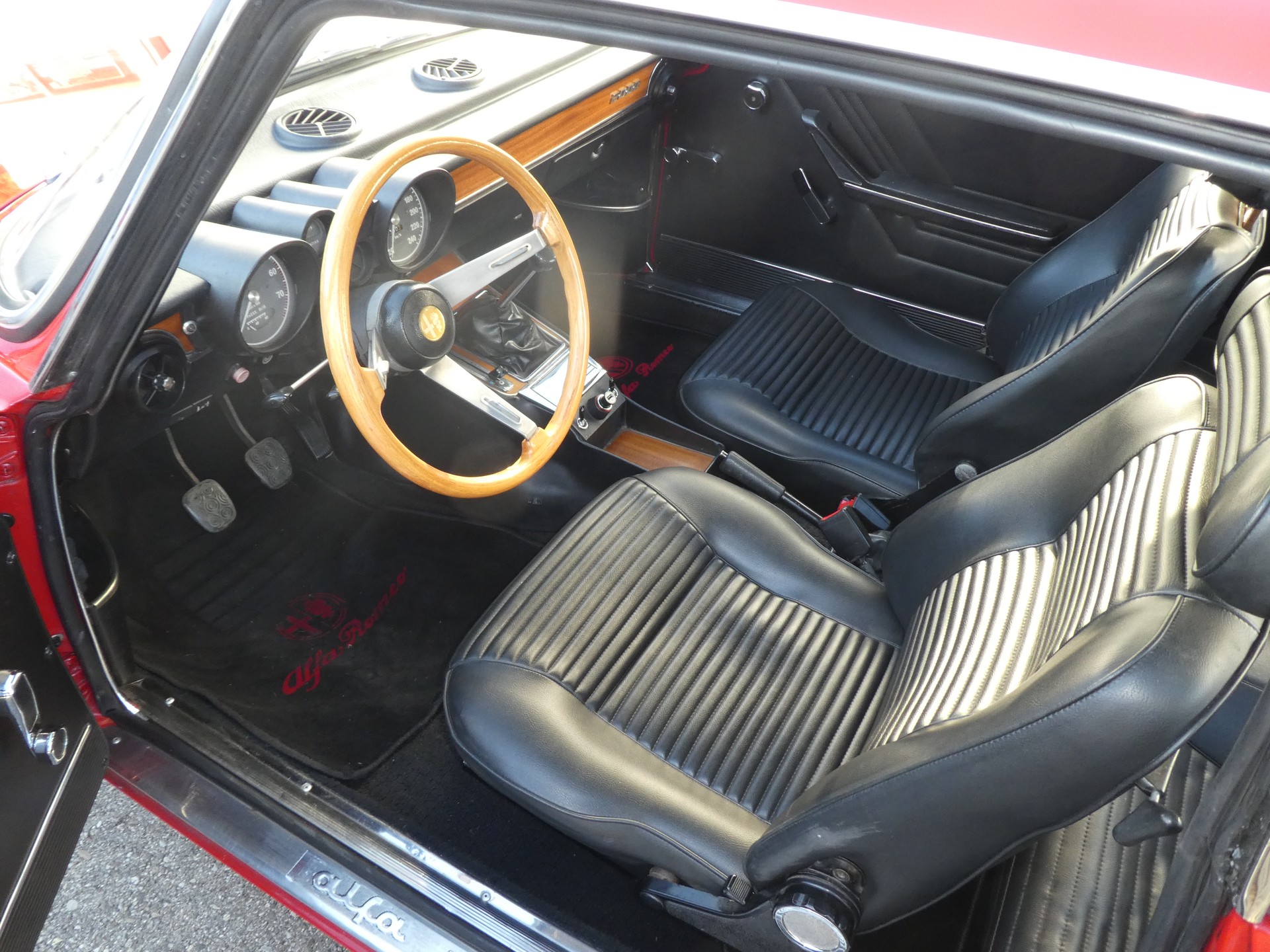 ALFA ROMEO 2000 Bertone Veteran-image-6