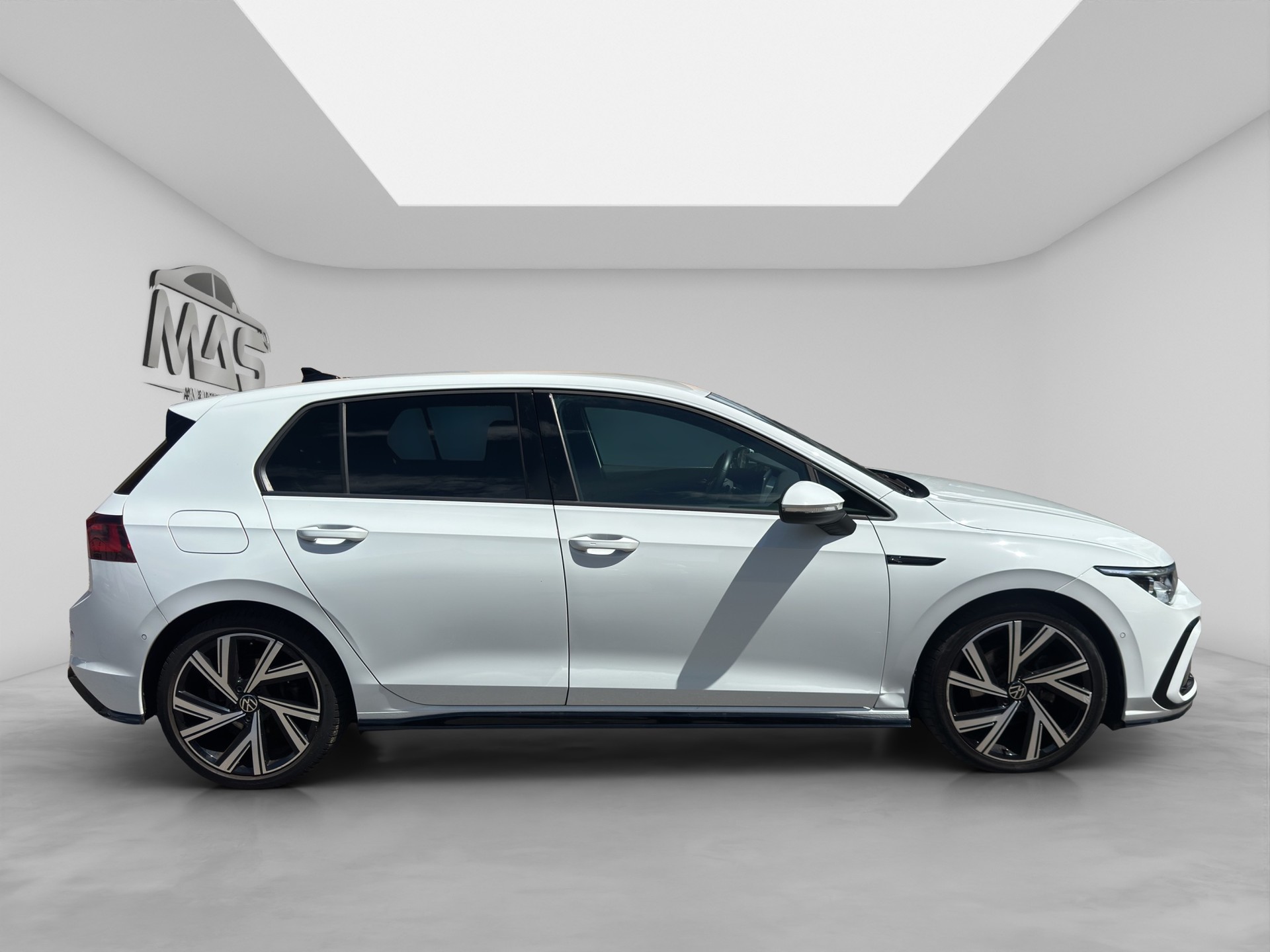 VW Golf 1.5 eTSI mHEV ACT R-Line DSG-image-6