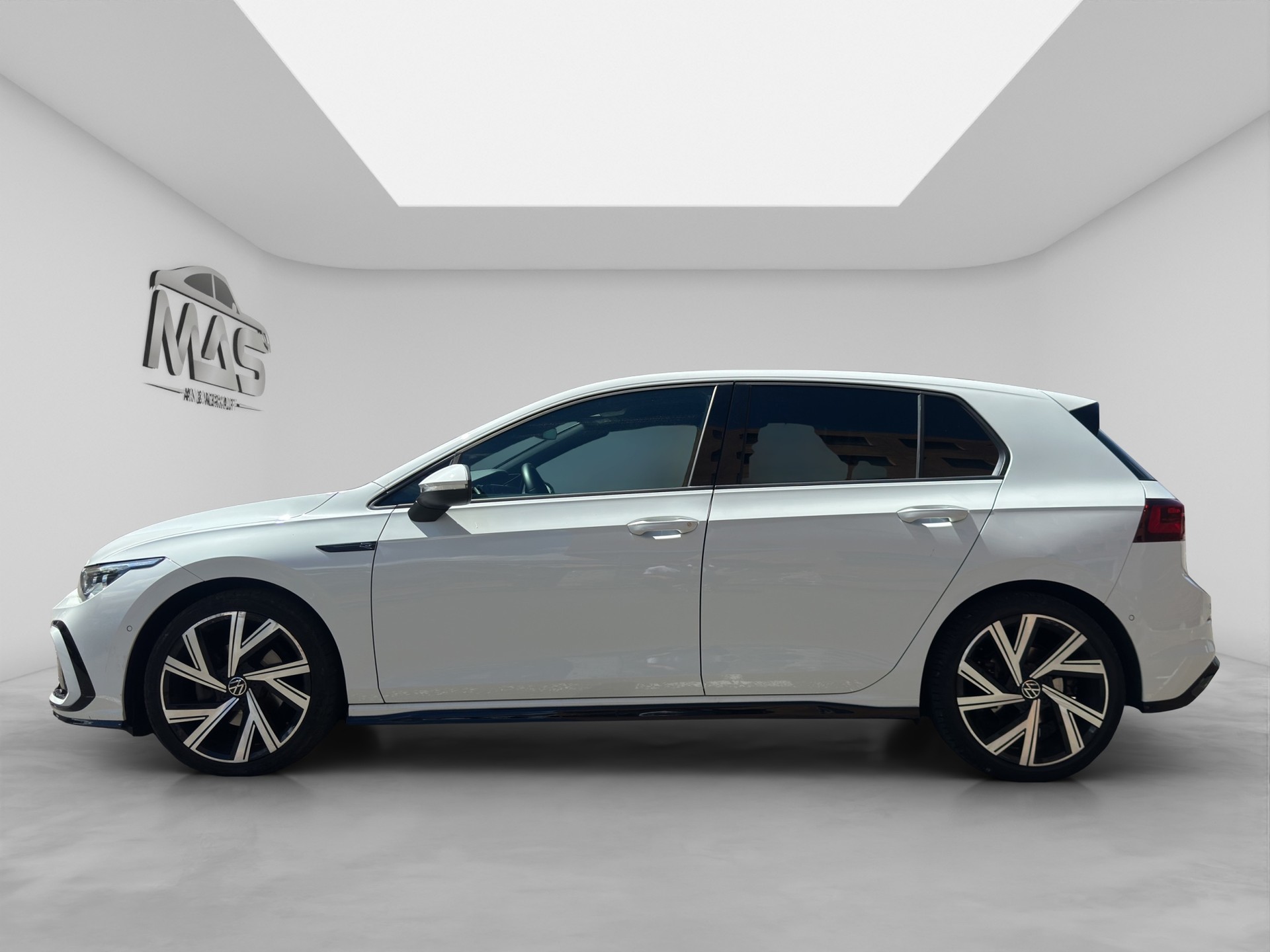 VW Golf 1.5 eTSI mHEV ACT R-Line DSG-image-2