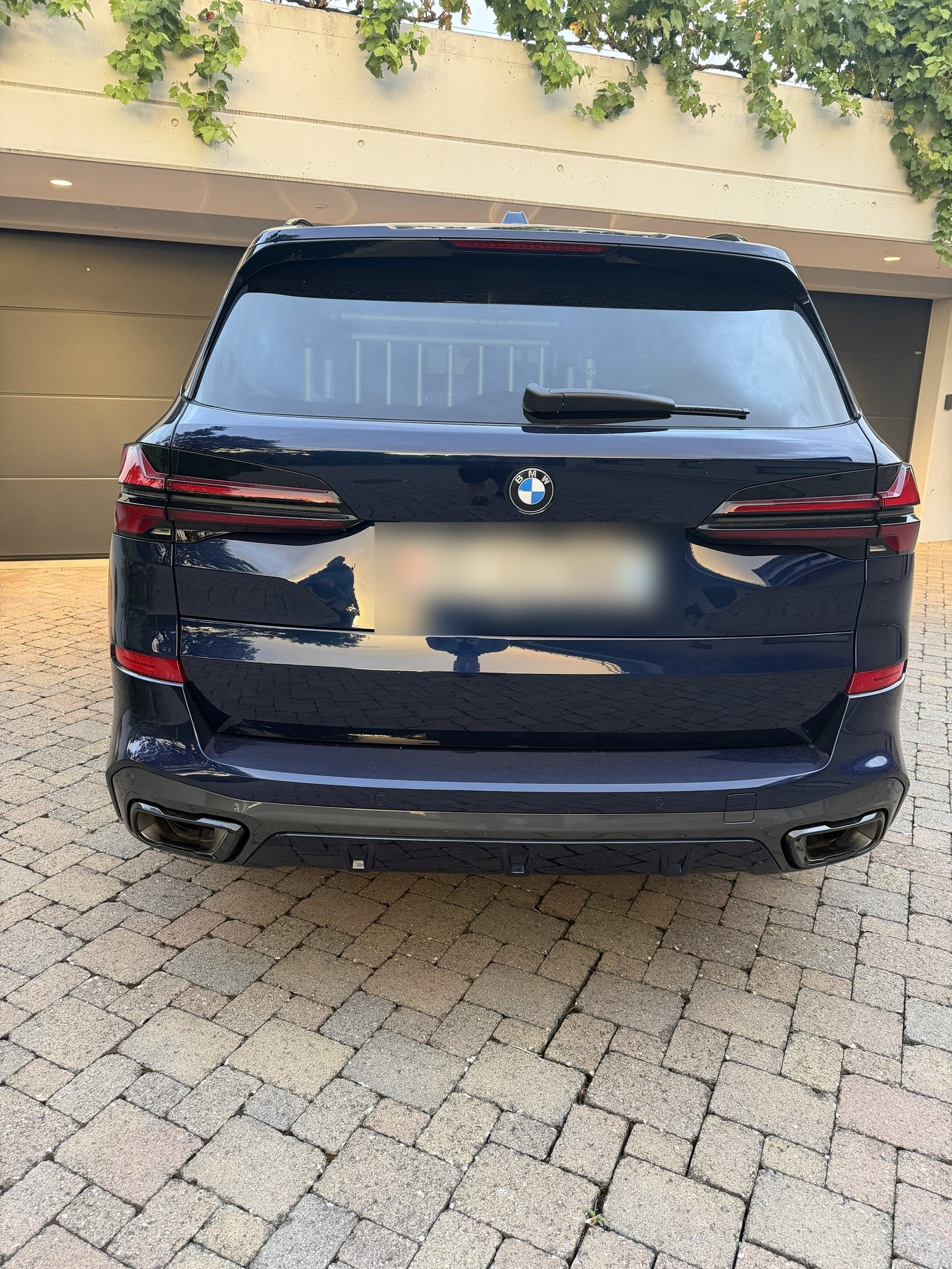 BMW 40d xDrive M Sport Pro-image-1