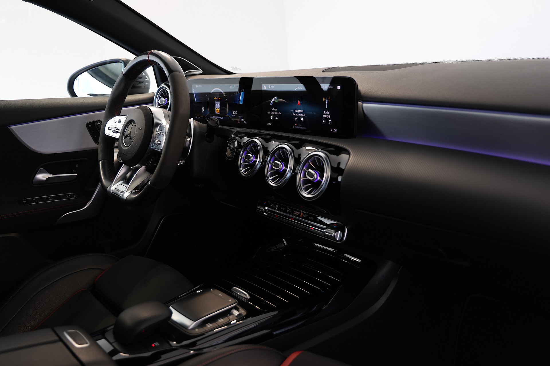 MERCEDES-BENZ A 45 S AMG 4matic+ *Aero Paket*-image-12
