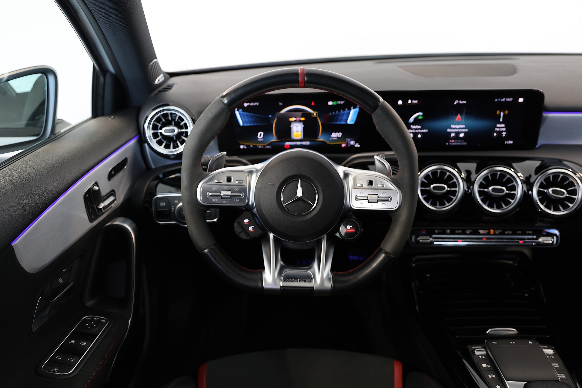 MERCEDES-BENZ A 45 S AMG 4matic+ *Aero Paket*-image-9