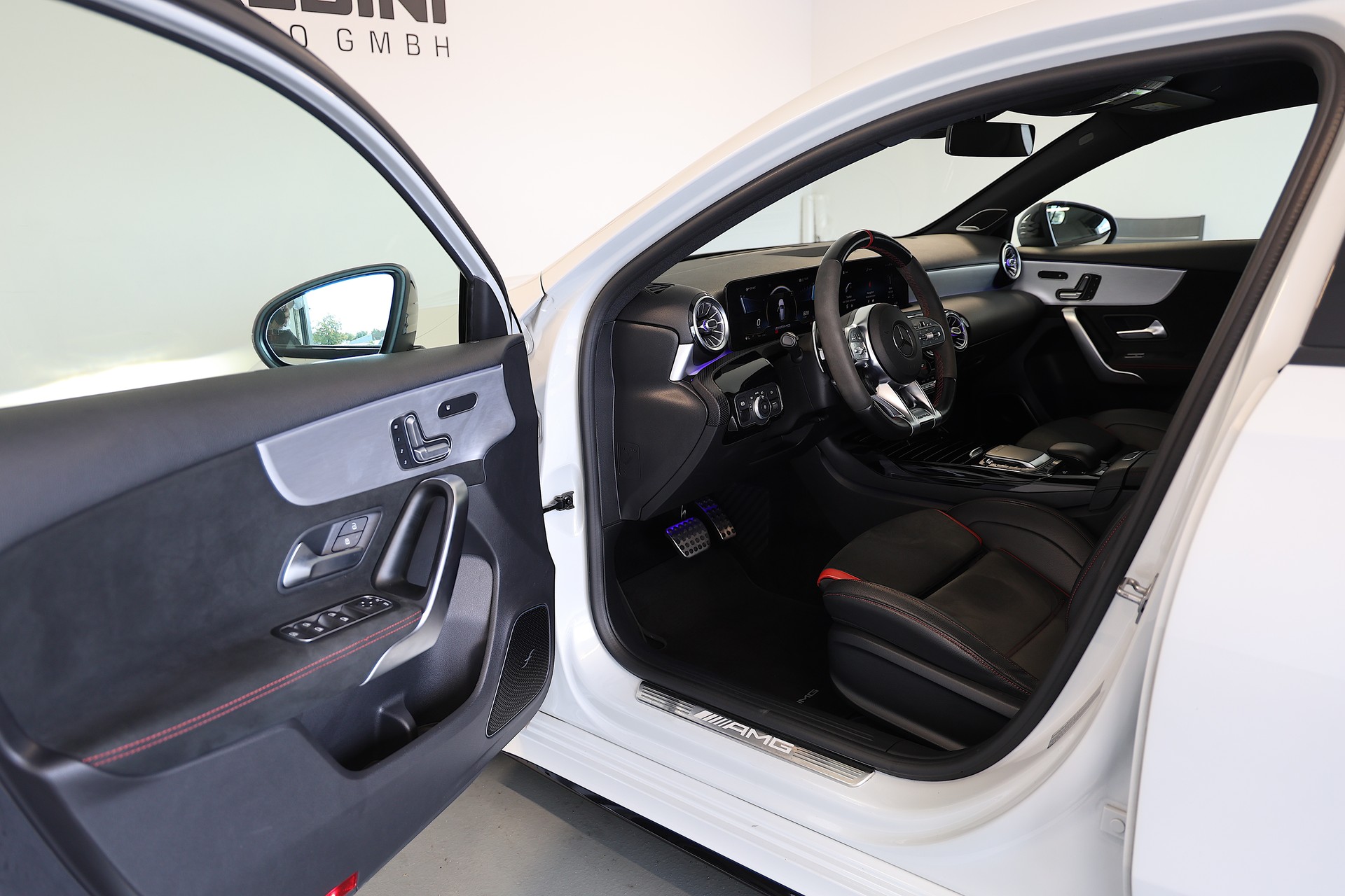 MERCEDES-BENZ A 45 S AMG 4matic+ *Aero Paket*-image-5