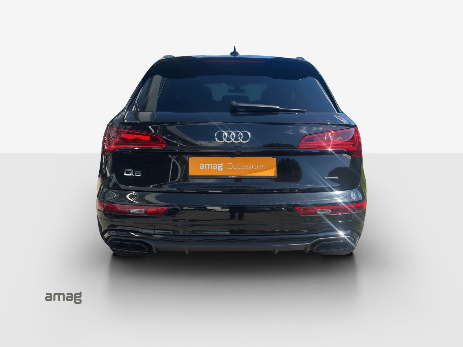 AUDI Q5 45 TFSI Black Edition quattro S-tronic-image-3
