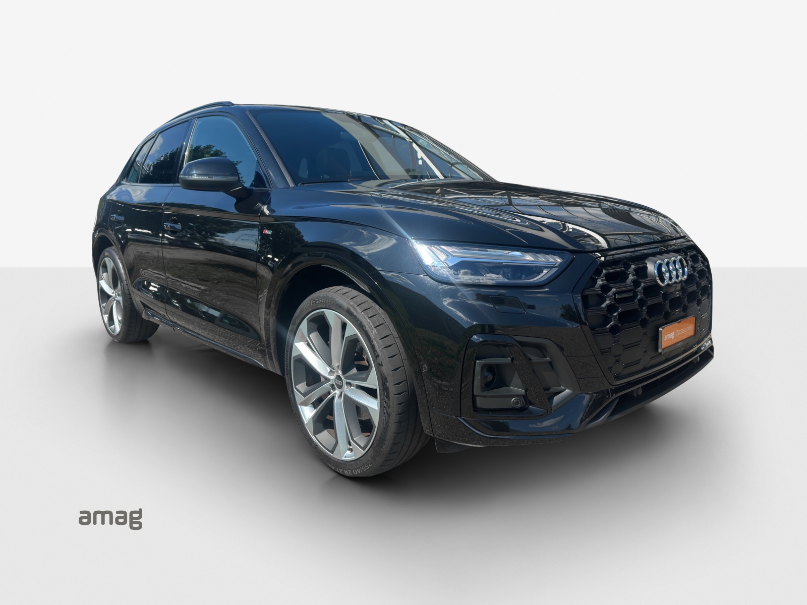 AUDI Q5 45 TFSI Black Edition quattro S-tronic-image-5