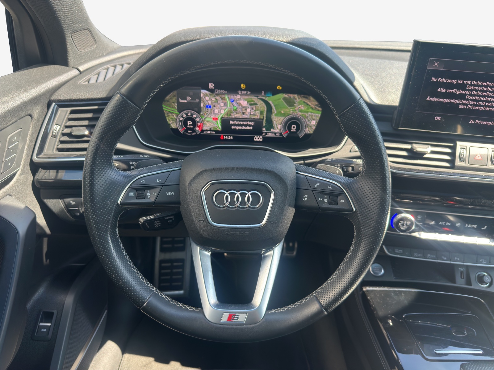 AUDI Q5 45 TFSI Black Edition quattro S-tronic-image-9