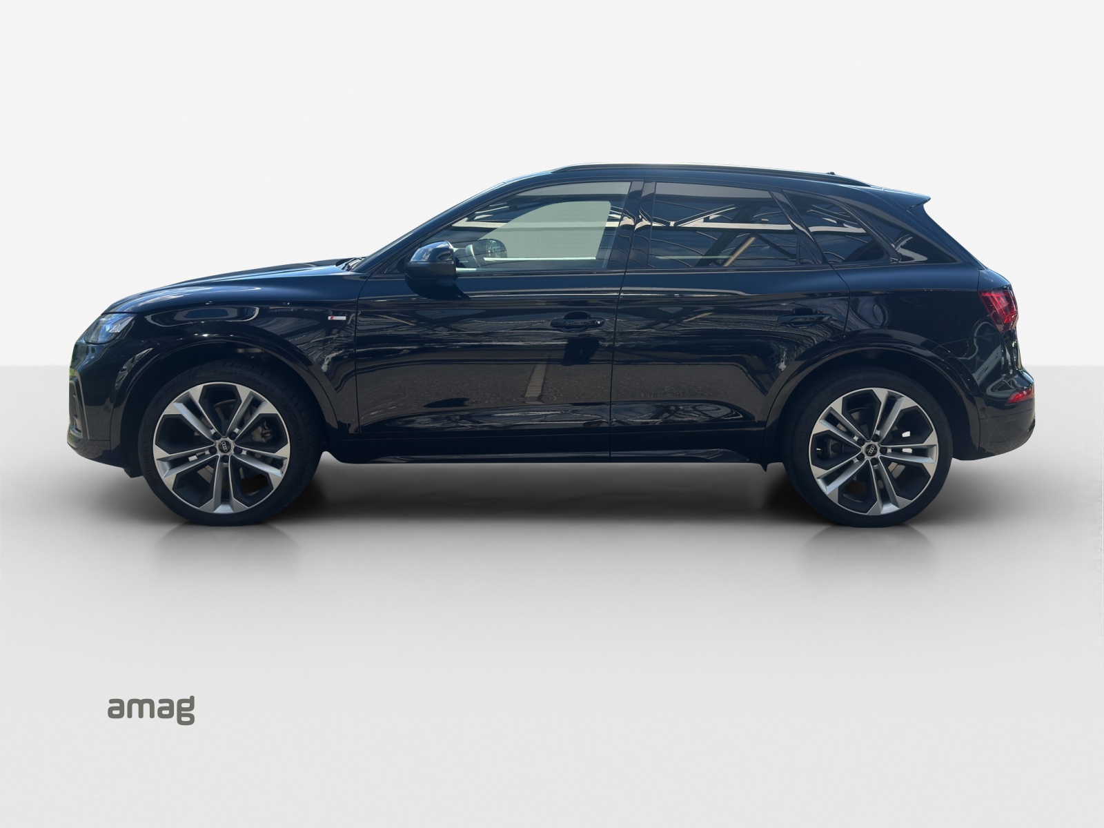 AUDI Q5 45 TFSI Black Edition quattro S-tronic-image-1