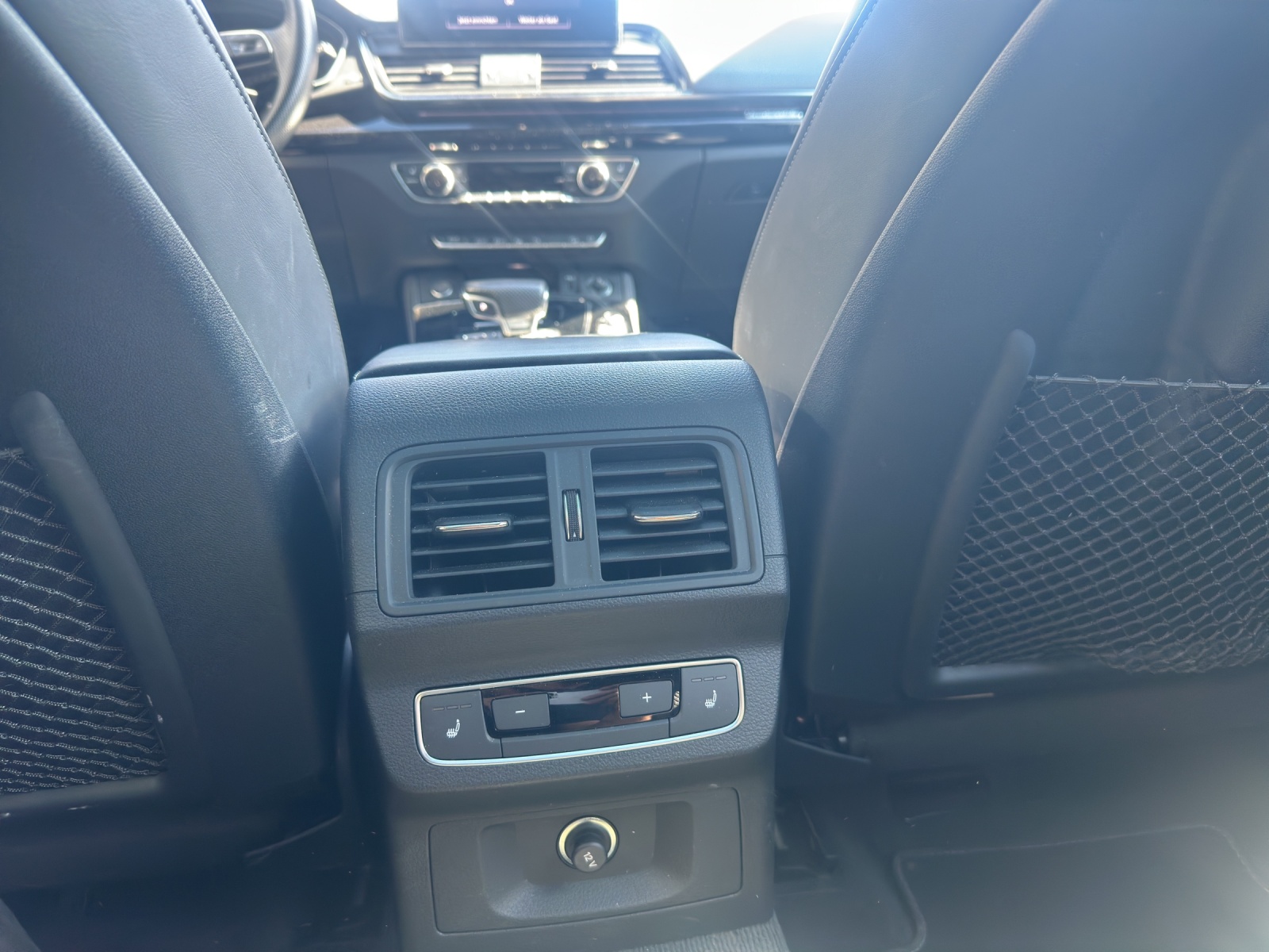 AUDI Q5 45 TFSI Black Edition quattro S-tronic-image-15