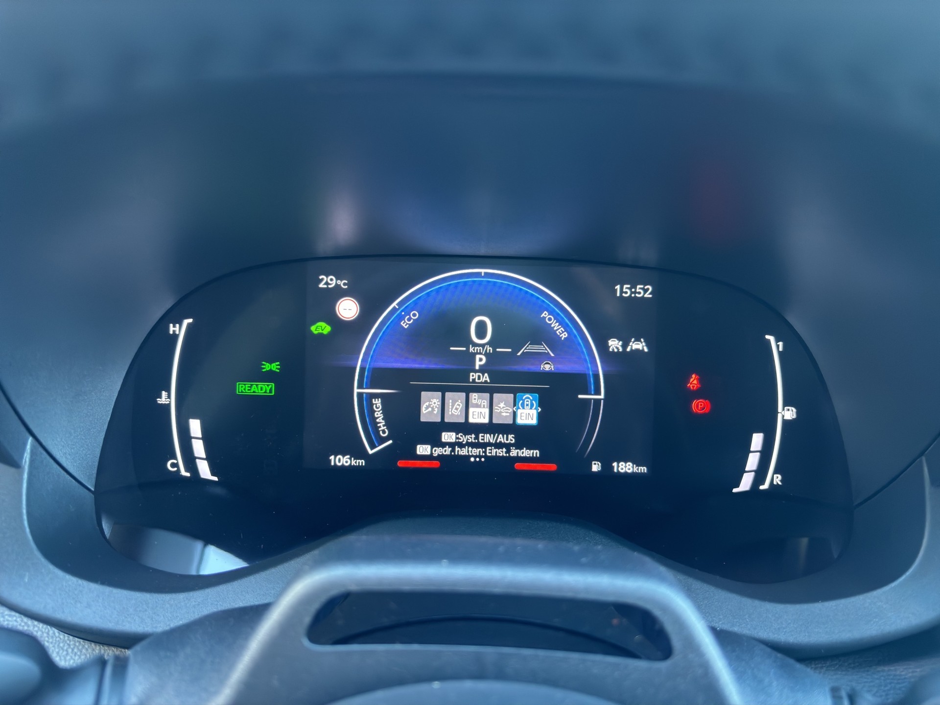 TOYOTA Yaris Cross 1.5 Trend AWDi e-CVT-image-11