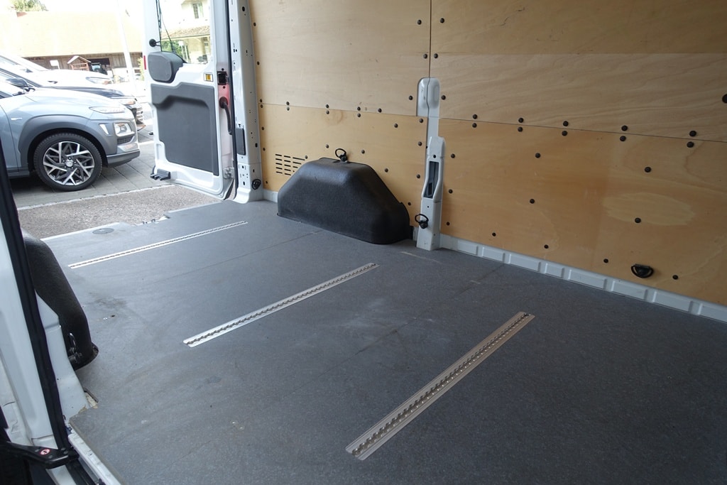 FORD Transit Van 290 L2H2 Trend FWD-image-13