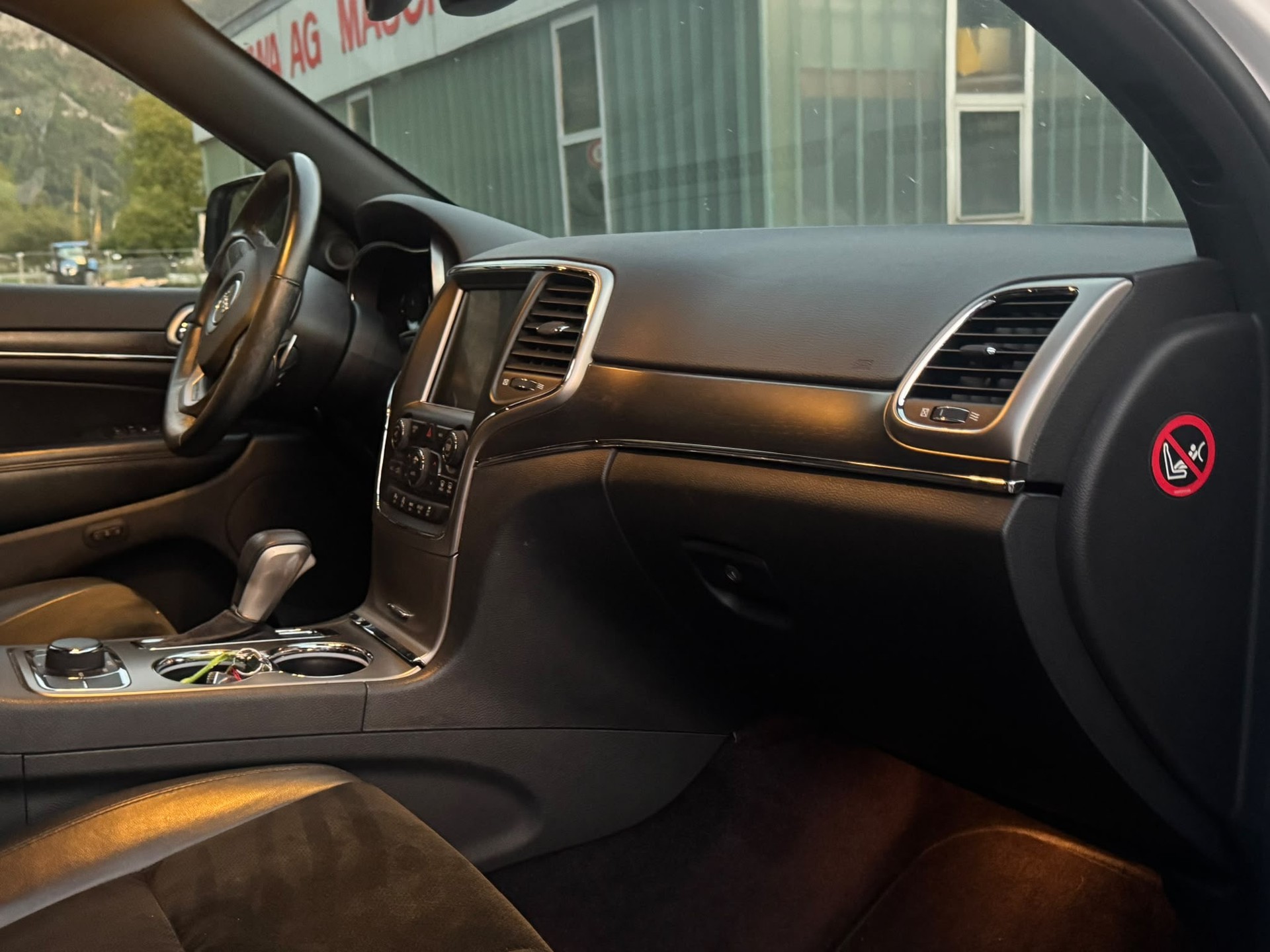 JEEP Grand Cherokee 3.0 CRD Limited Automatic-image-8