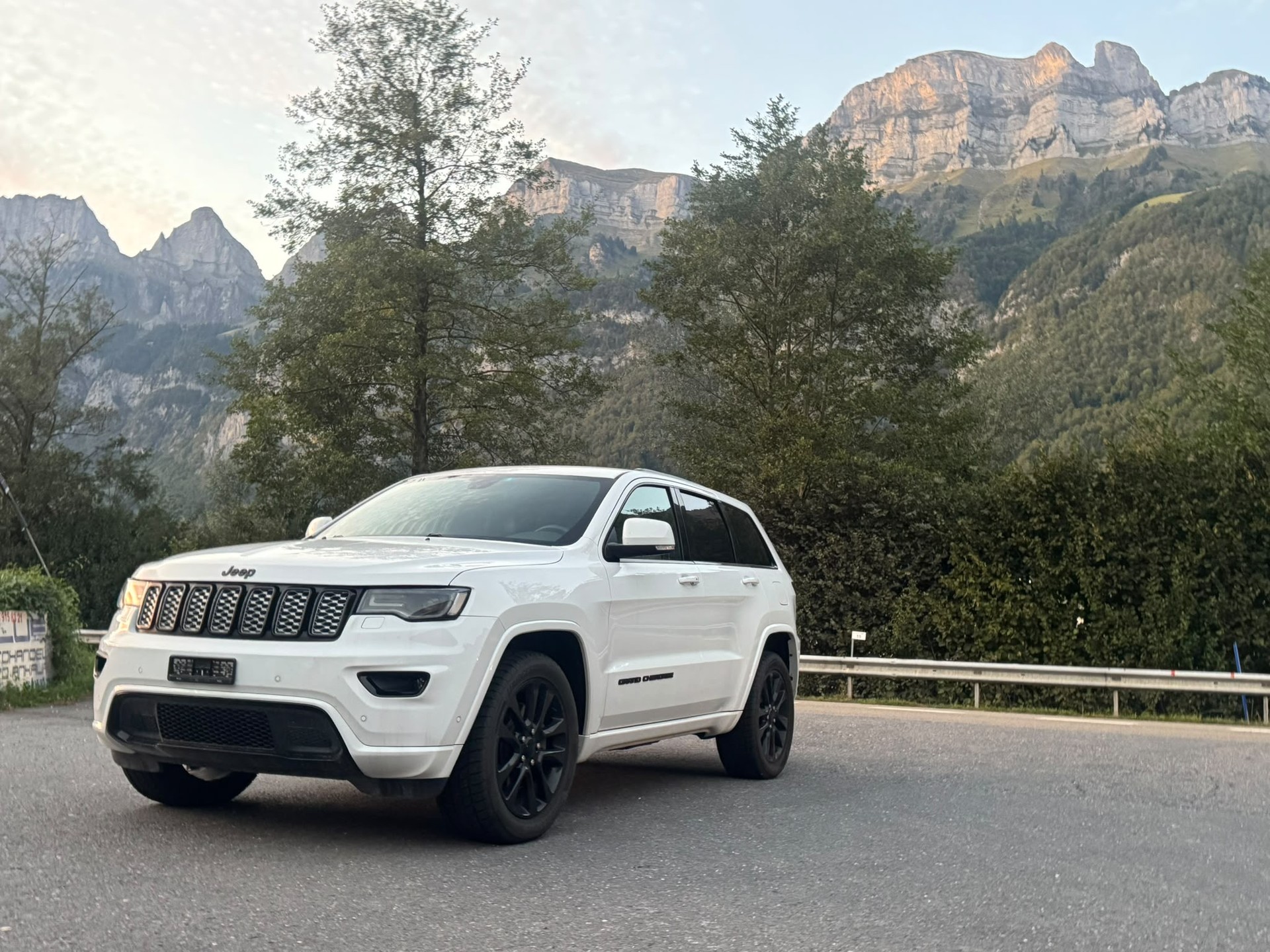 JEEP Grand Cherokee 3.0 CRD Limited Automatic-image-1