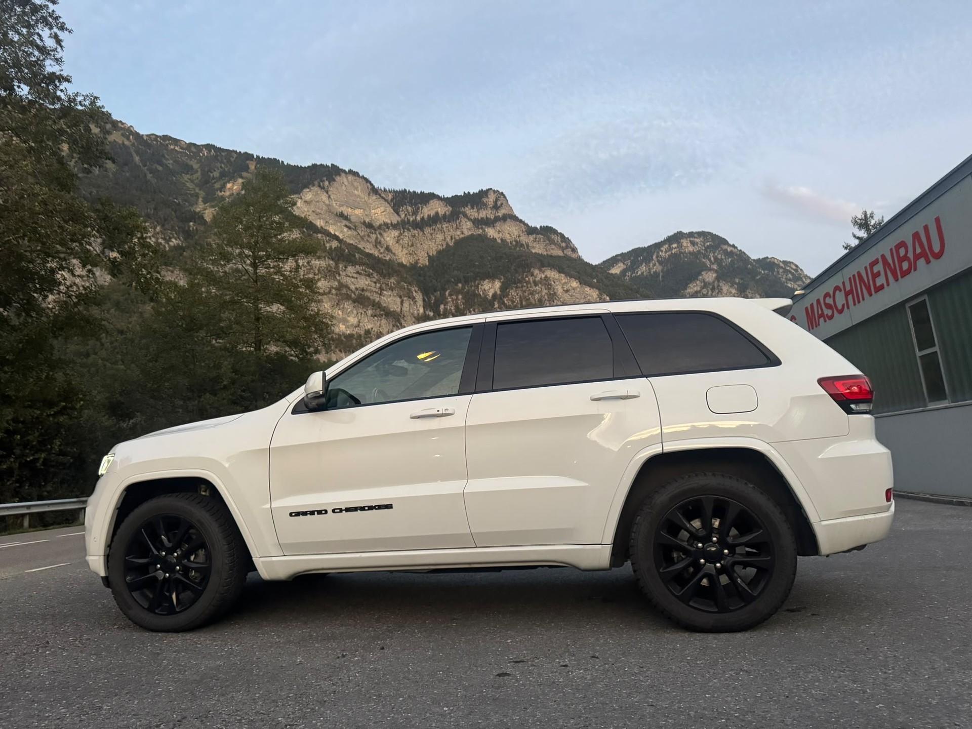 JEEP Grand Cherokee 3.0 CRD Limited Automatic-image-10