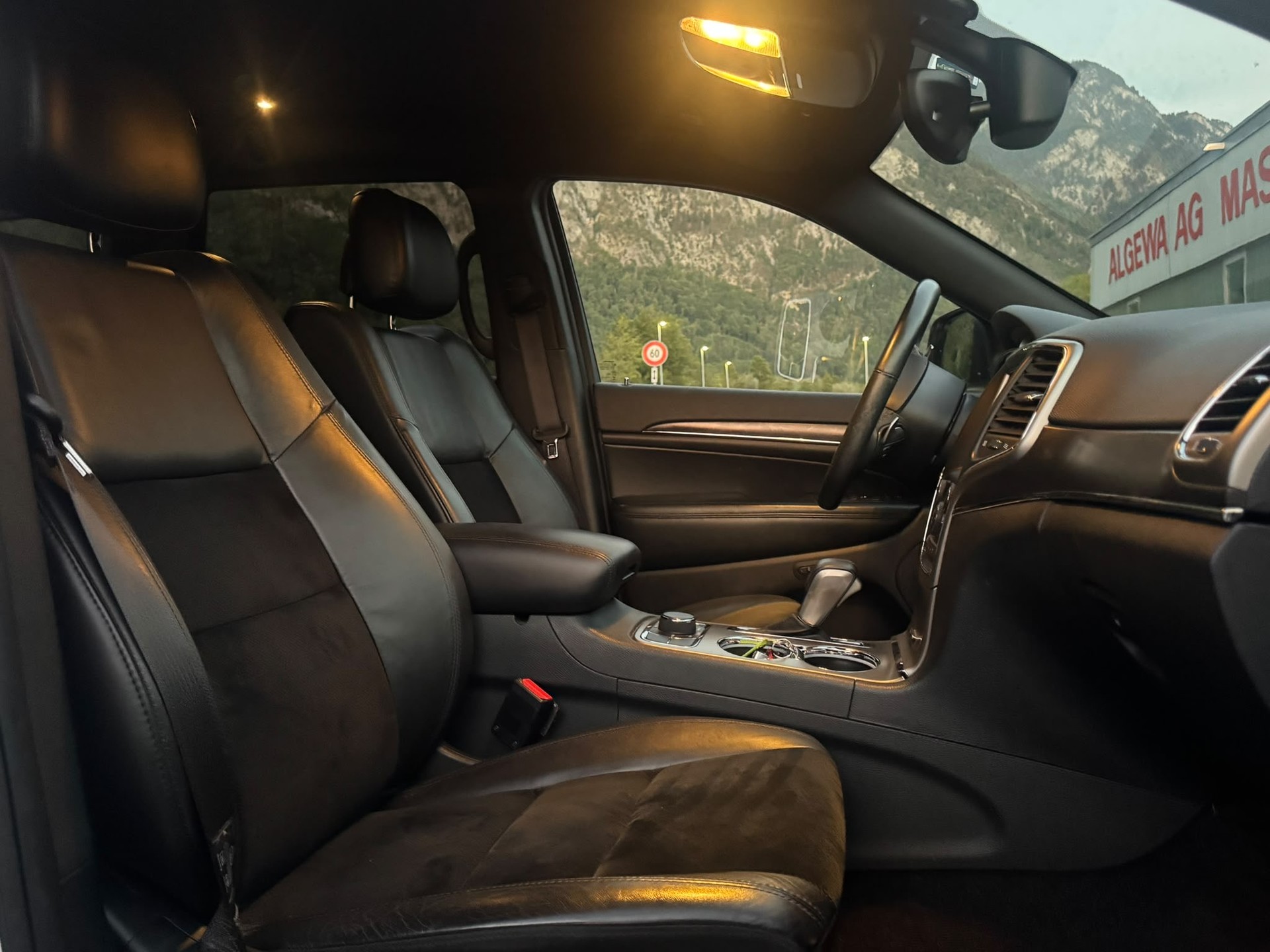 JEEP Grand Cherokee 3.0 CRD Limited Automatic-image-7