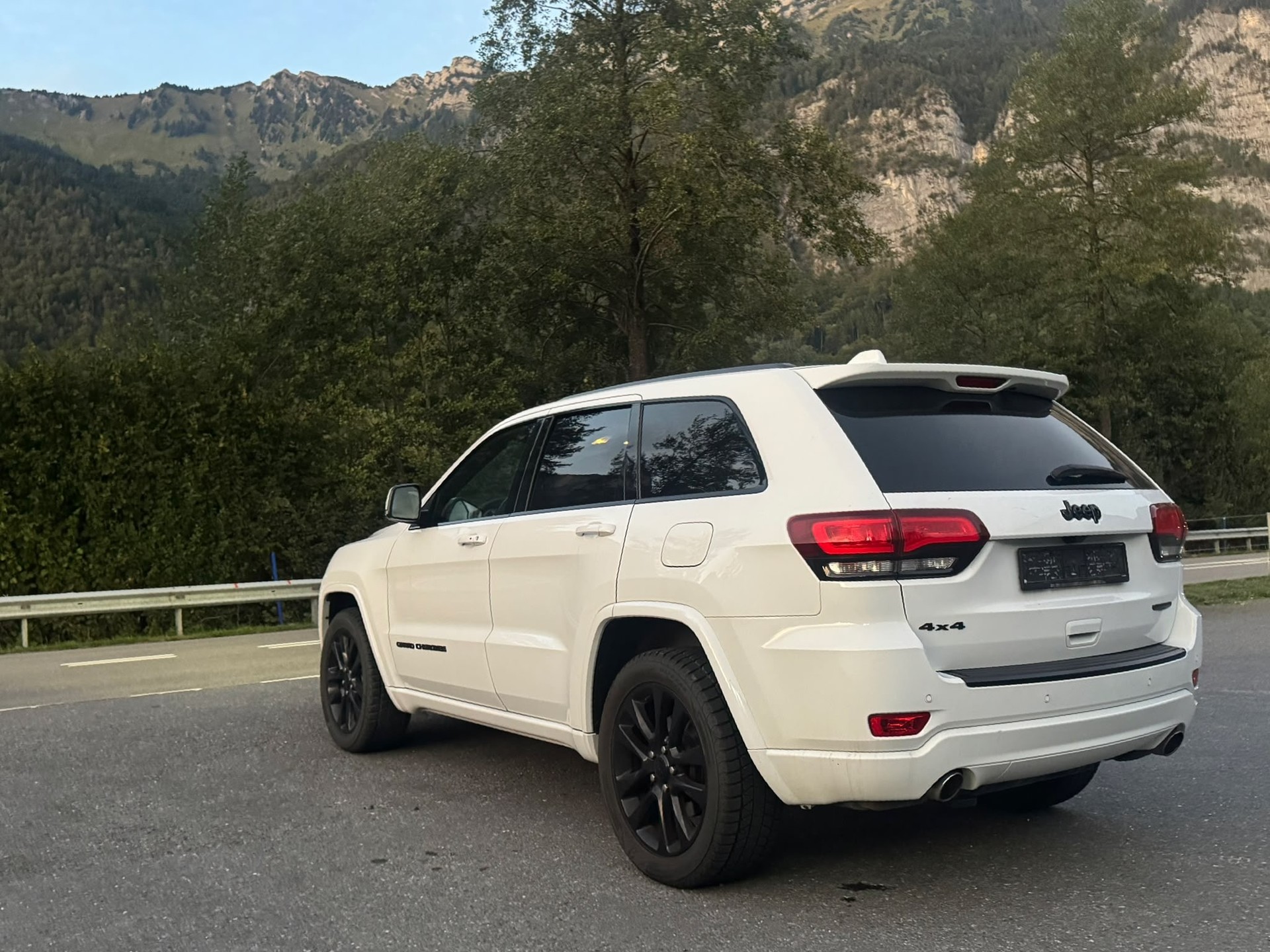 JEEP Grand Cherokee 3.0 CRD Limited Automatic-image-12