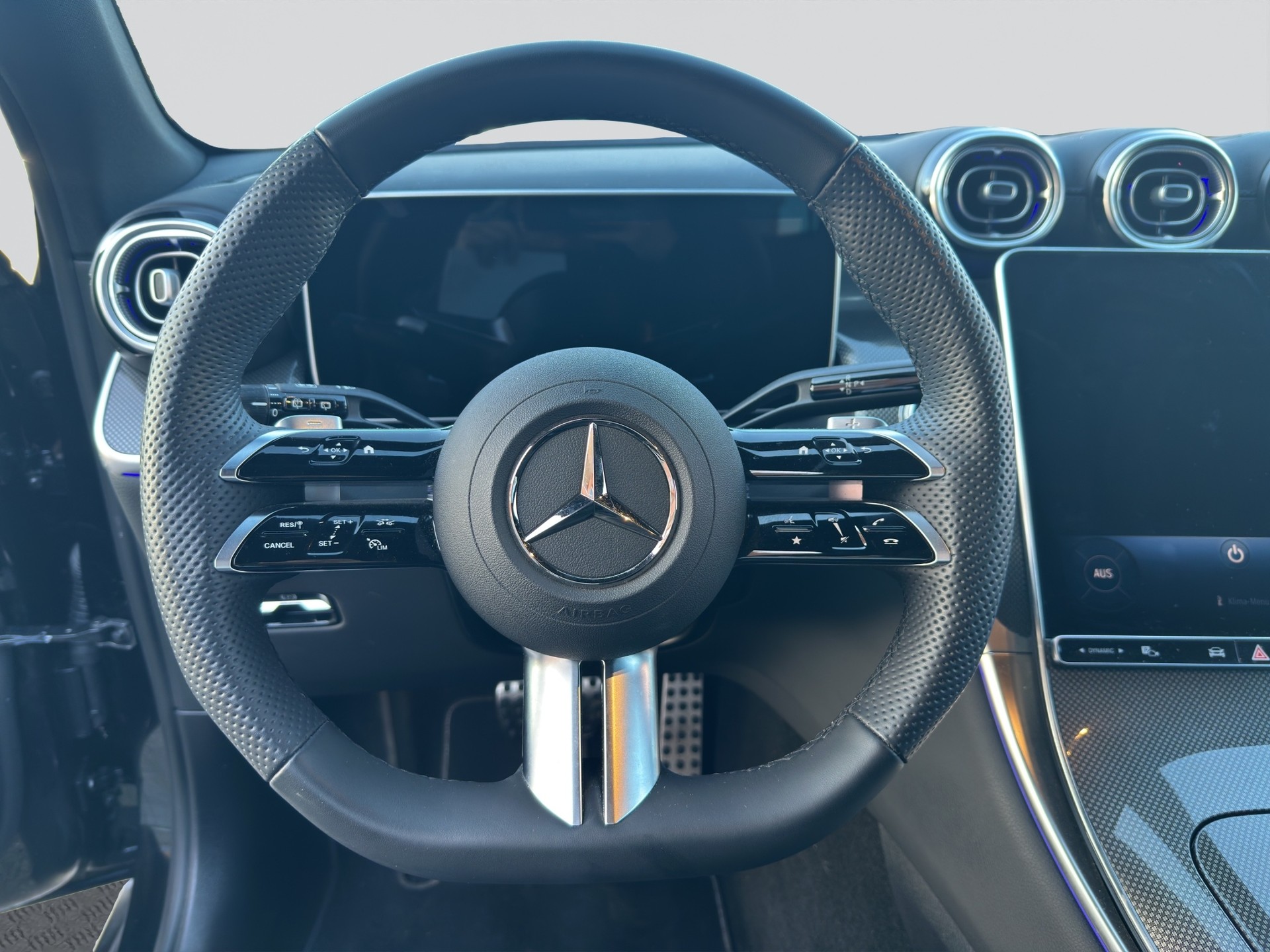 MERCEDES-BENZ GLC 300 d 4Matic 9G-Tronic AMG Edition Night-image-9