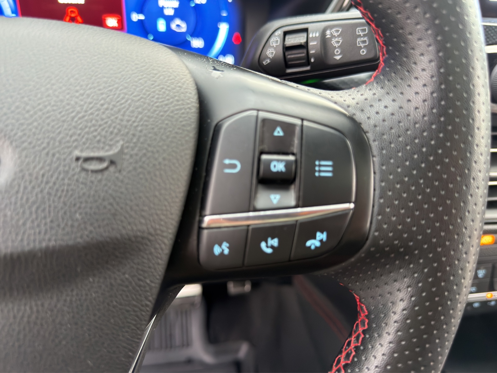 FORD Kuga 2.5 PHEV ST-Line 2WD-image-27