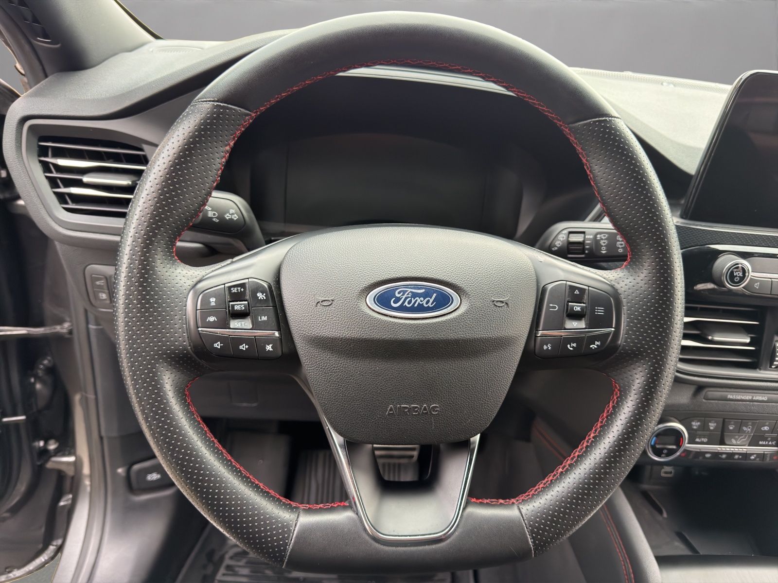FORD Kuga 2.5 PHEV ST-Line 2WD-image-9