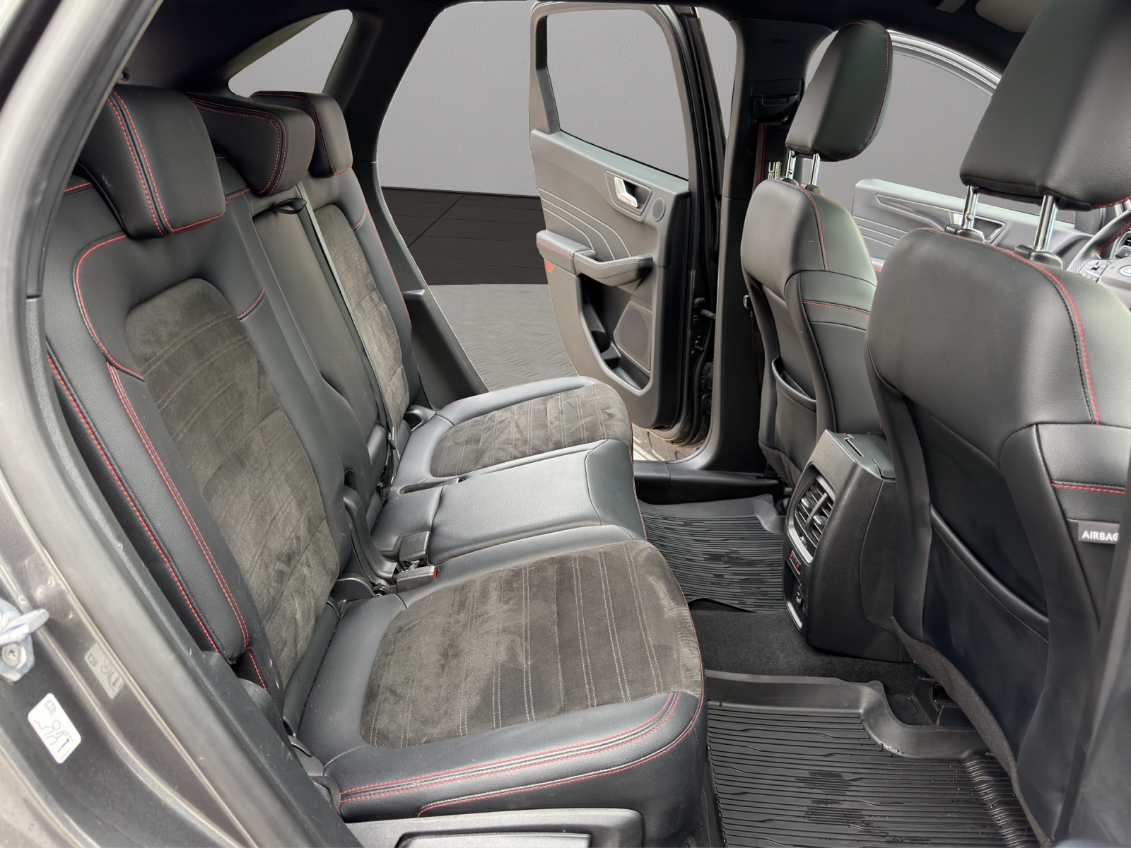 FORD Kuga 2.5 PHEV ST-Line 2WD-image-17