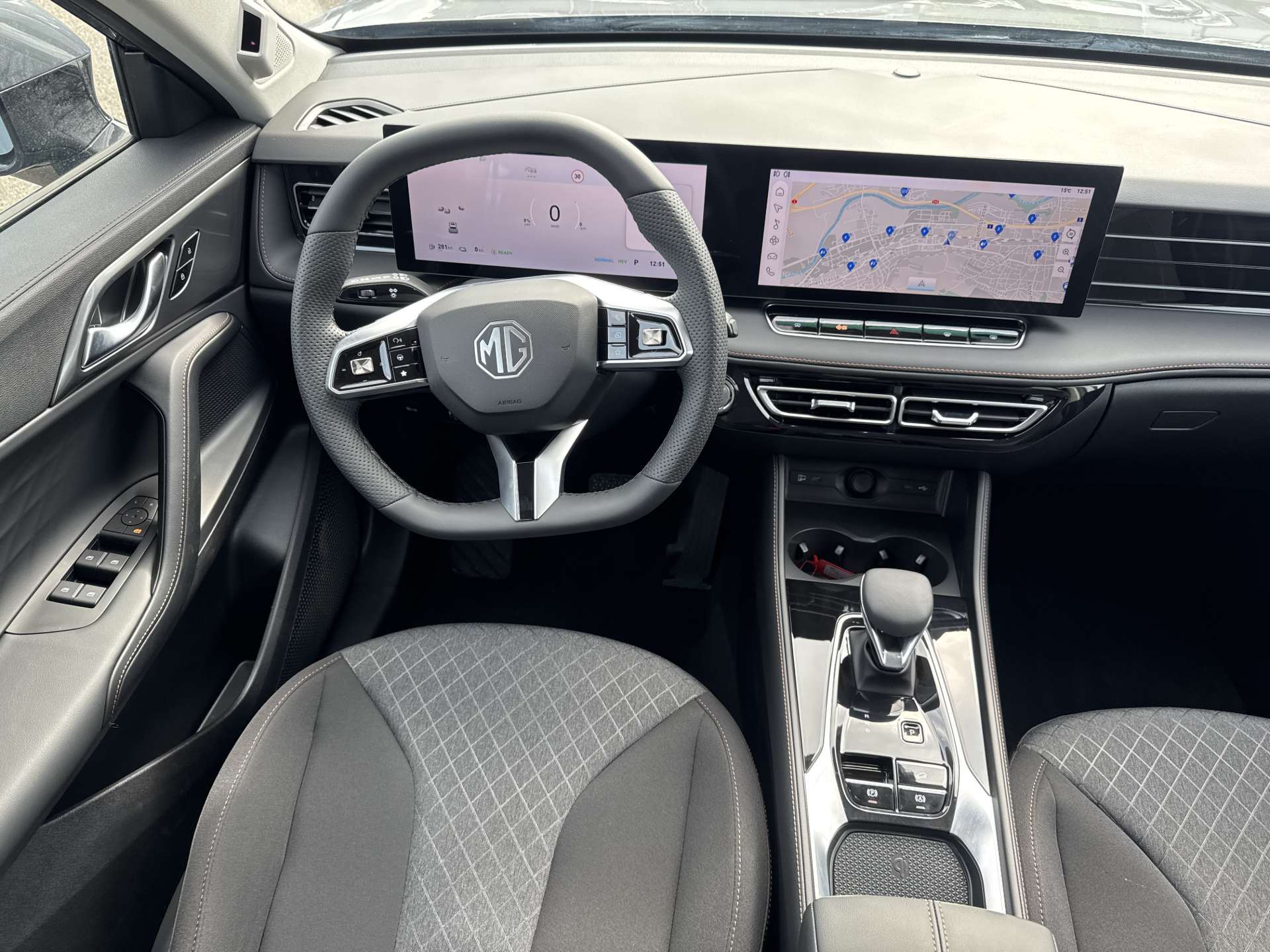 MG HS 1.5 T PHEV Comfort 272PS Automat-image-4