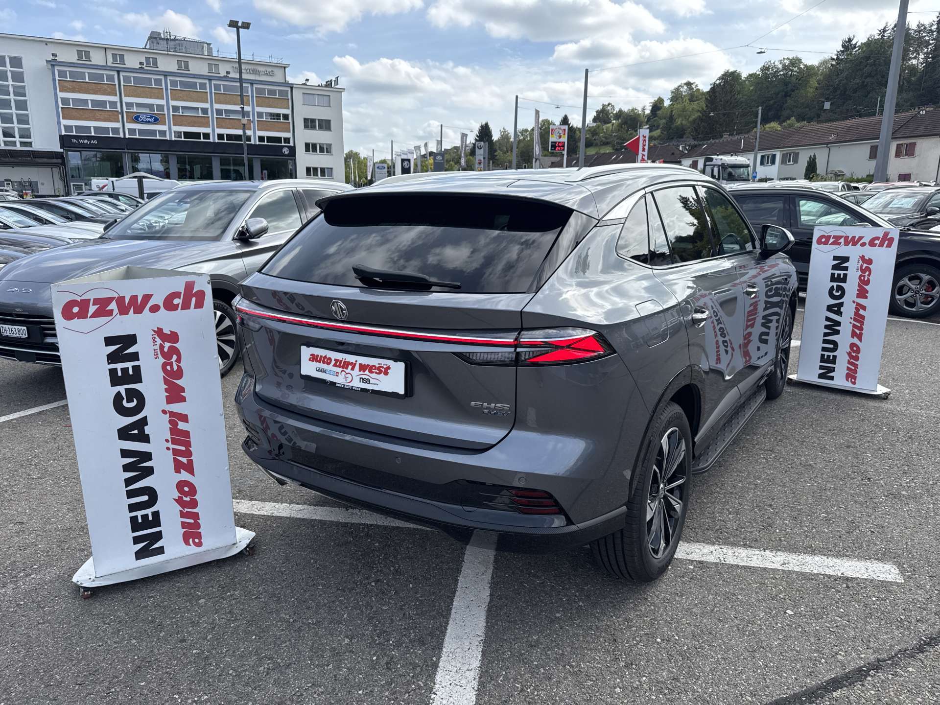 MG HS 1.5 T PHEV Comfort 272PS Automat-image-2