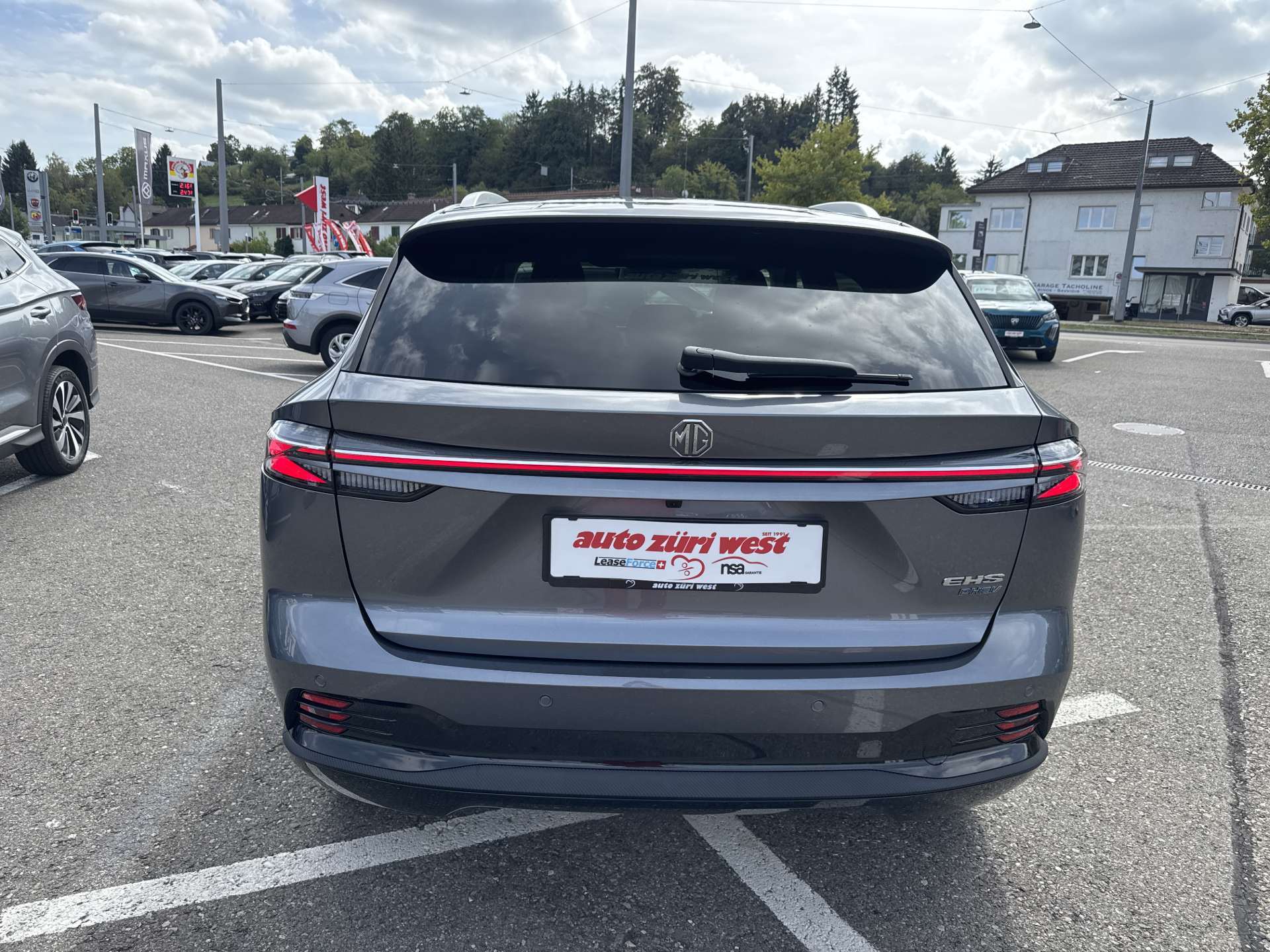 MG HS 1.5 T PHEV Comfort 272PS Automat-image-14