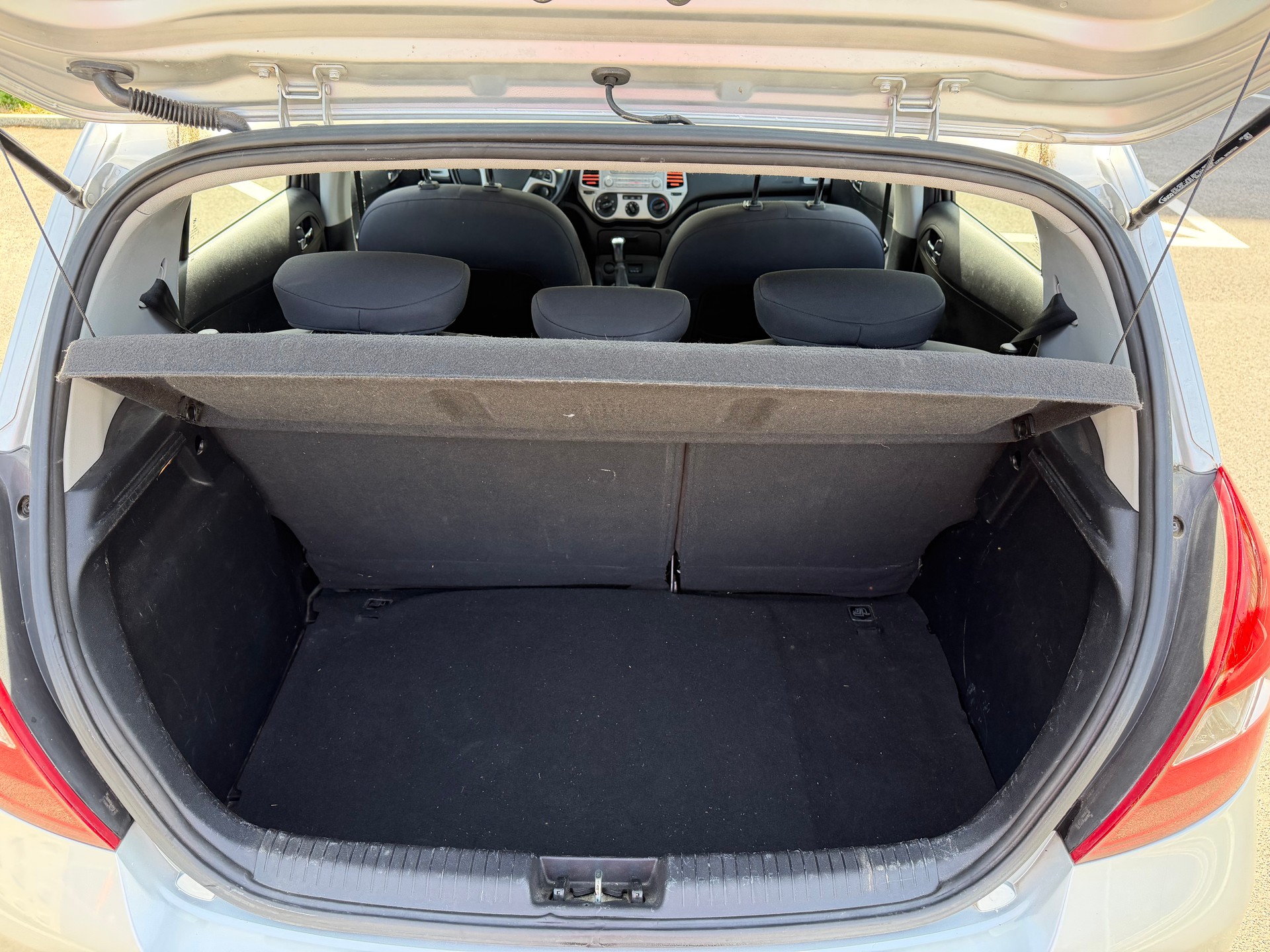 HYUNDAI 1.4 Style-image-4