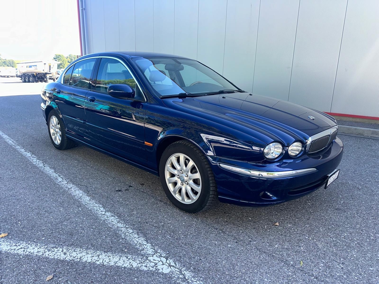 JAGUAR X-Type 2.5 V6 Traction4 Privilege-image-1