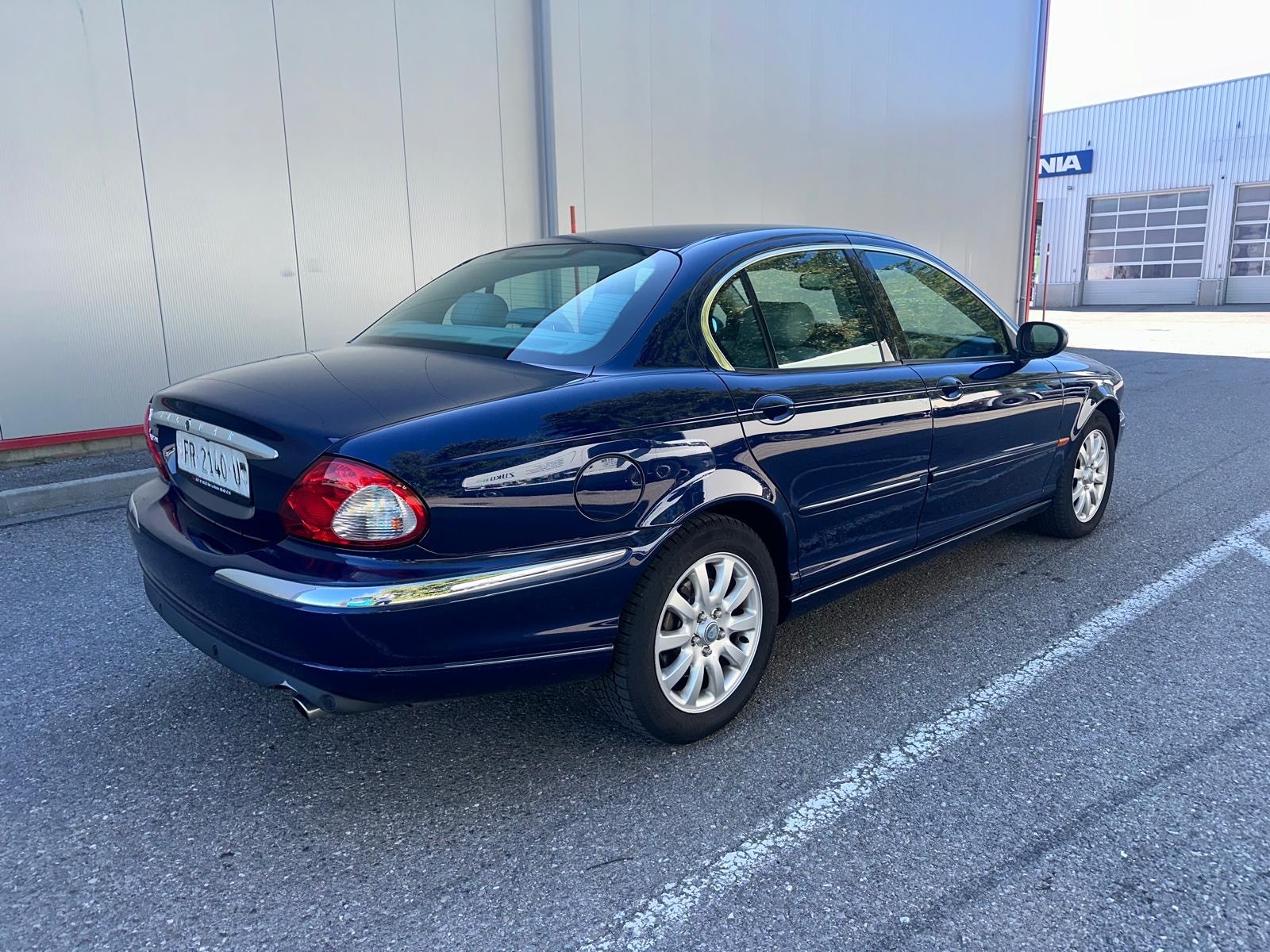 JAGUAR X-Type 2.5 V6 Traction4 Privilege-image-3