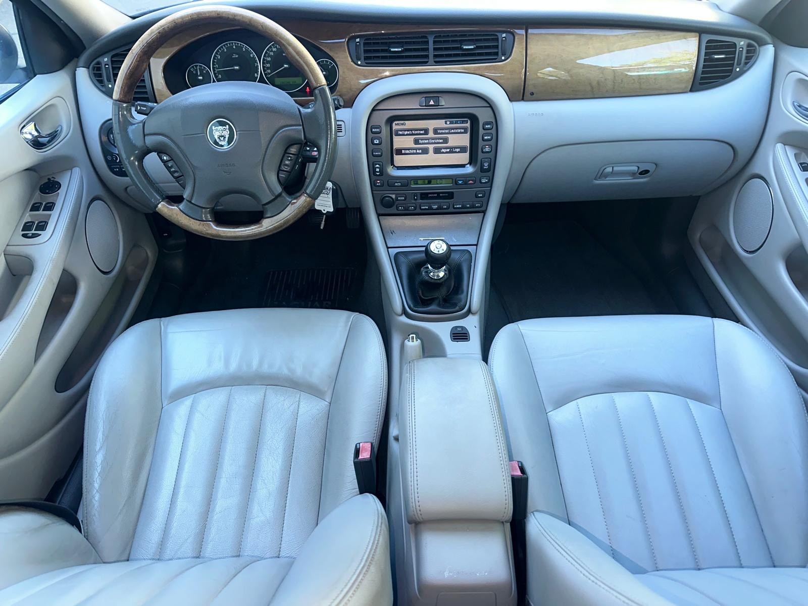 JAGUAR X-Type 2.5 V6 Traction4 Privilege-image-4