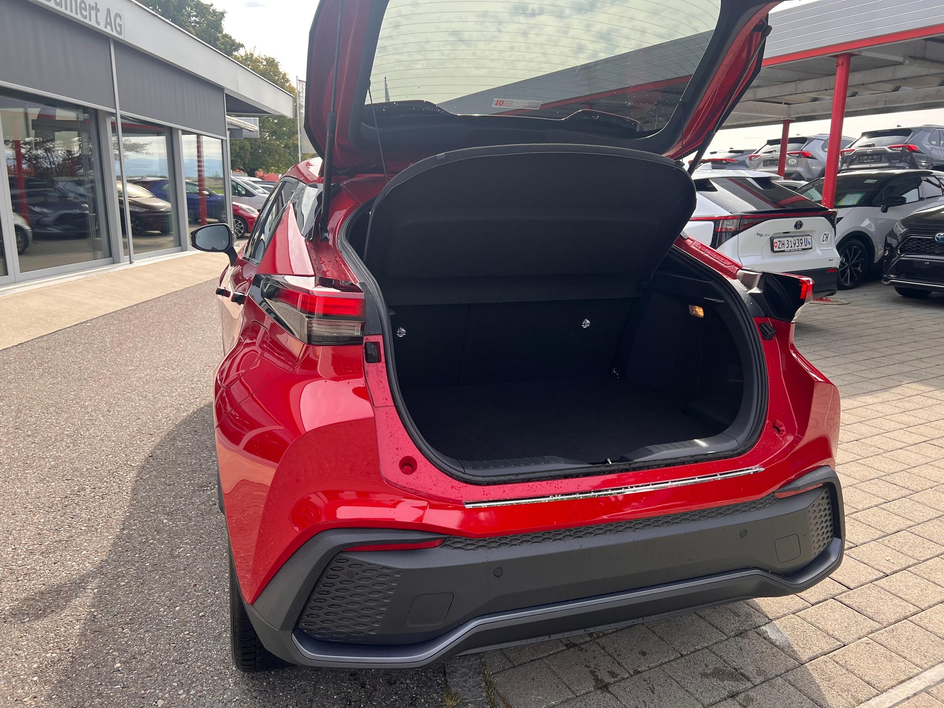 TOYOTA C-HR 2.0 PHEV Swiss Edition-image-6