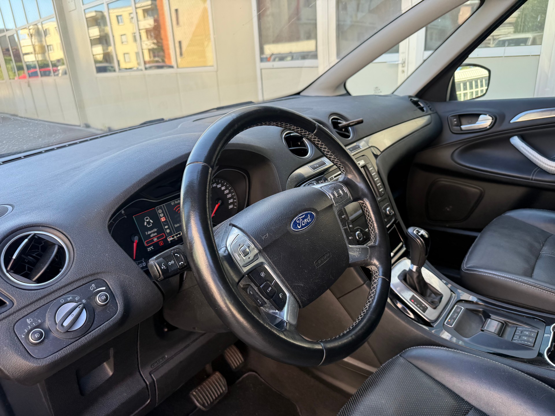 FORD S-Max 2.0 TDCi TitaniumS PowerShift-image-6