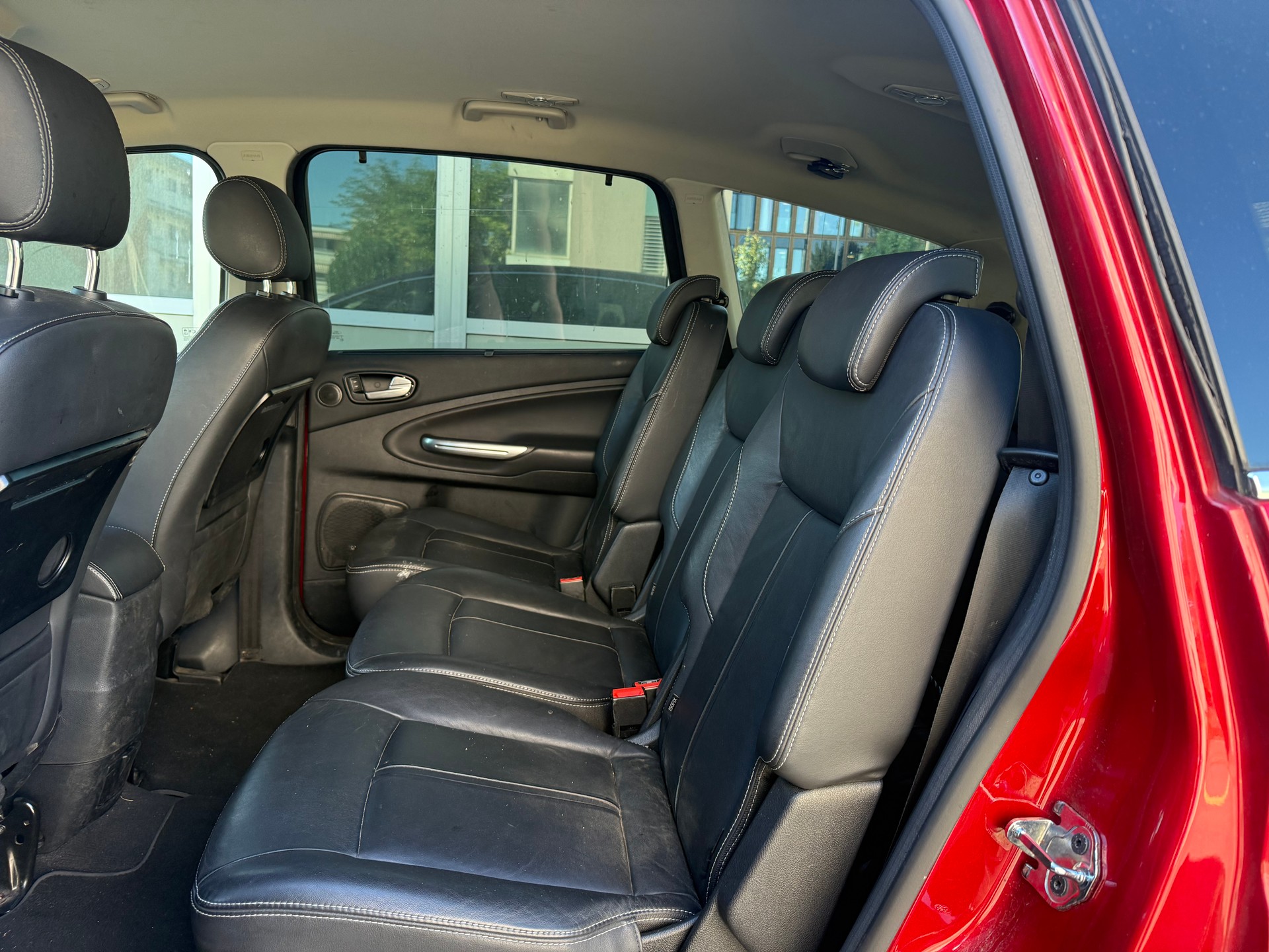FORD S-Max 2.0 TDCi TitaniumS PowerShift-image-9